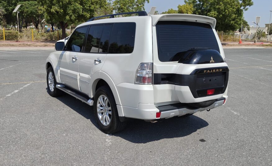 2020 Mitsubishi Pajero Mid Zero Downpayment. 100% Bank Loan.