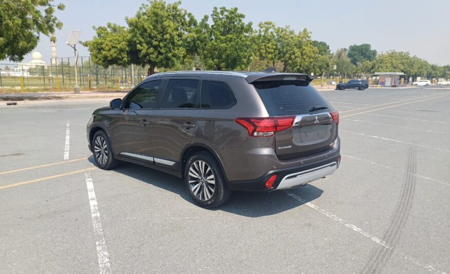 2020 GCC Mitsubishi Outlander – 2.4 4×4 Zero Downpayment. 100% Bank Loan.