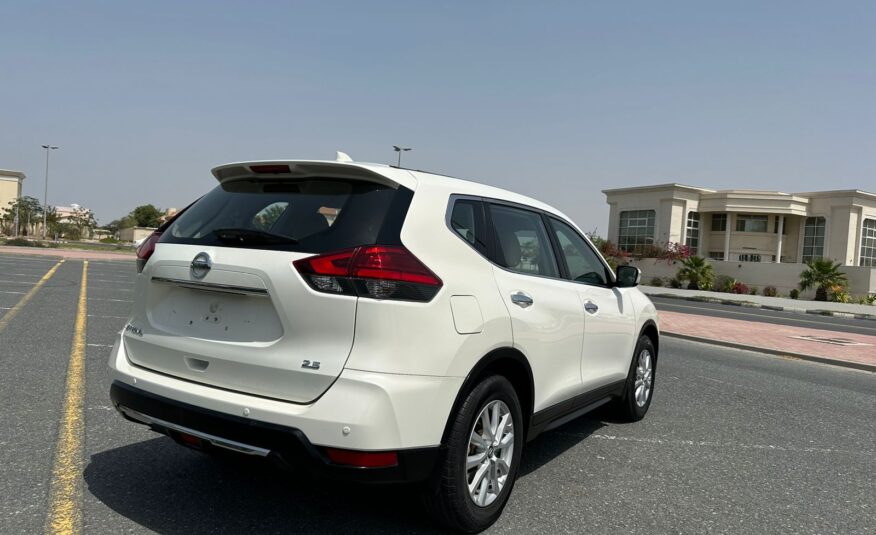 2021 GCC Nissan X-Trail White Mid Option Zero Downpayment. 100% Bank Loan.