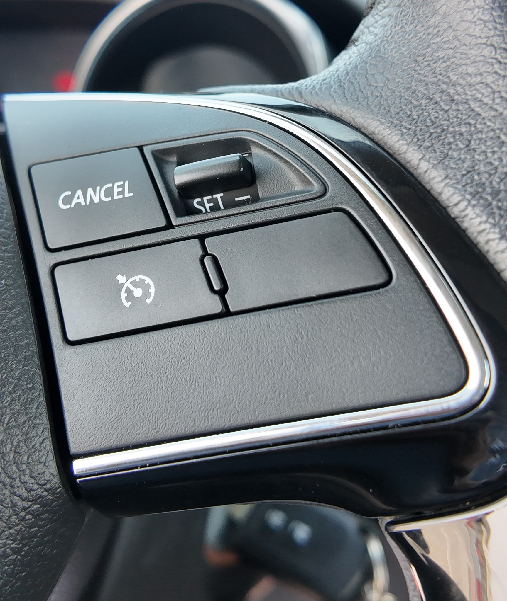 
								Mitsubishi ASX 2.0 L full									