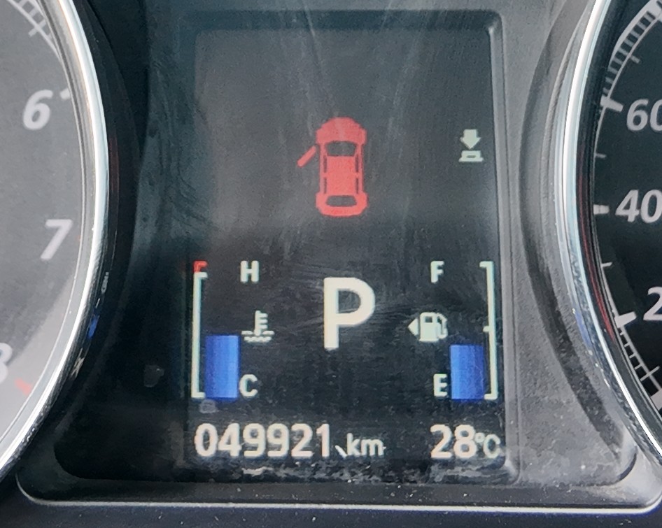 
								Mitsubishi ASX 2.0 L full									