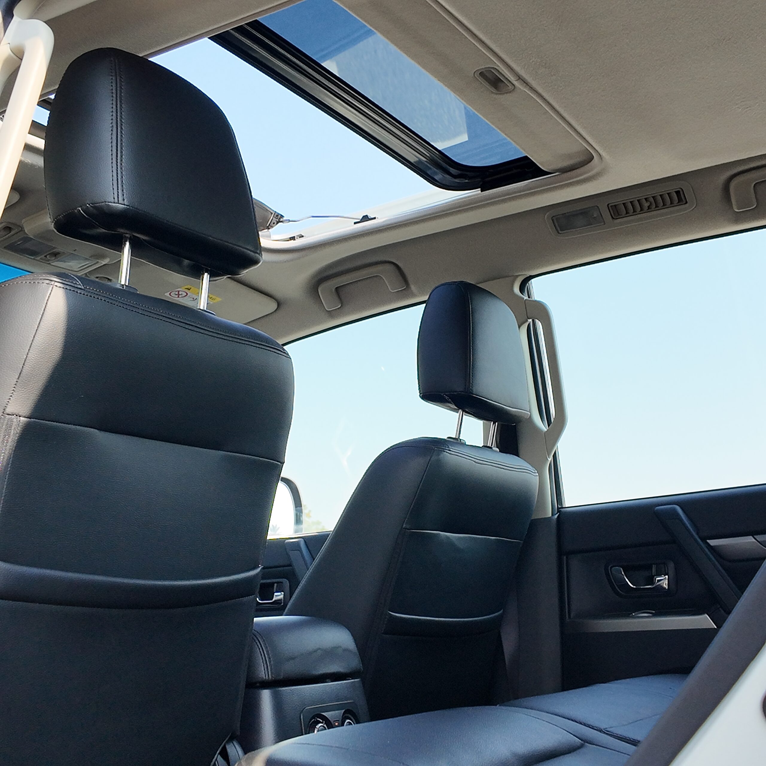 
								2022 | Mitsubishi Pajero 3.5 L | White Pearl Color full									