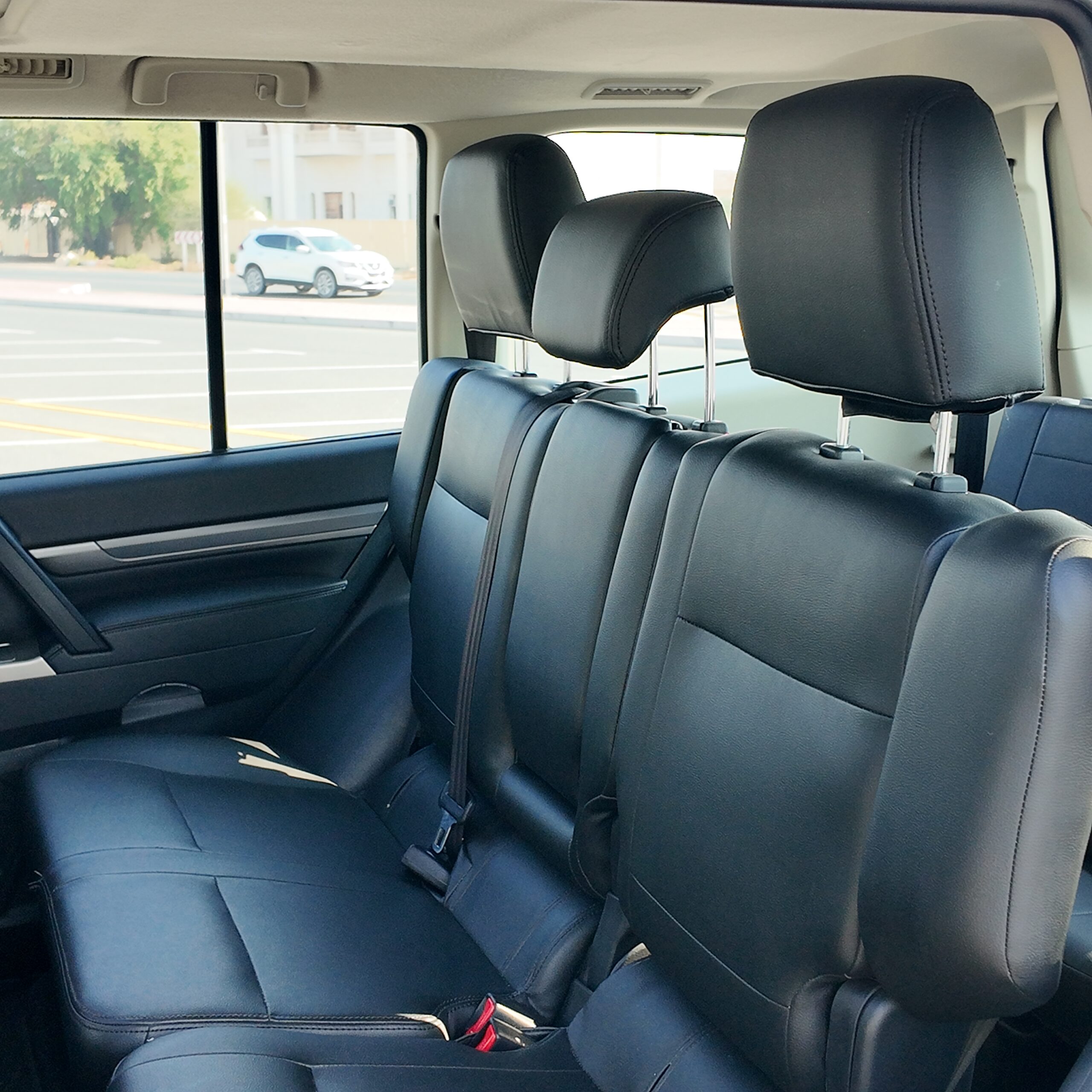 
								2022 | Mitsubishi Pajero 3.5 L | White Pearl Color full									