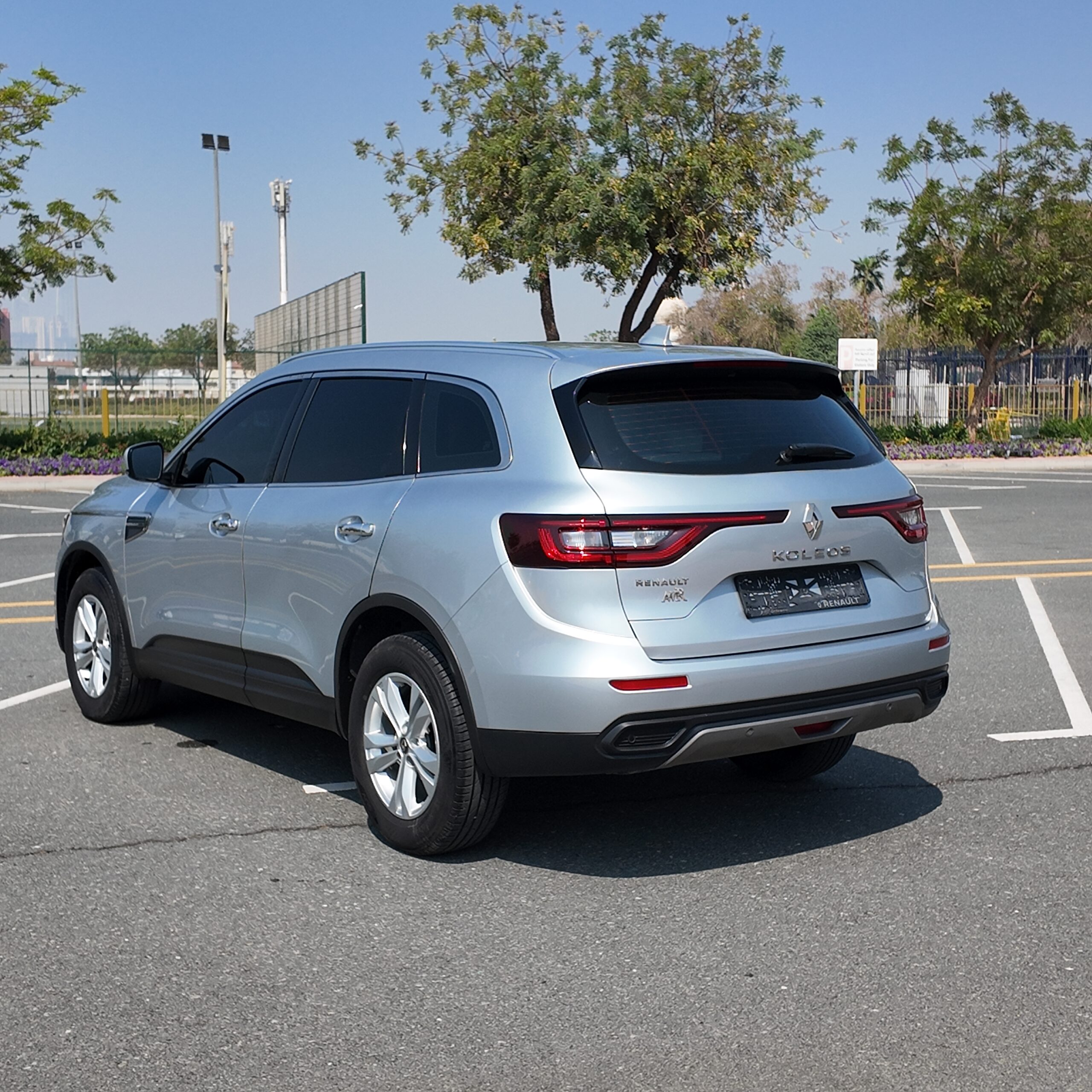 
								2022 | Renault Koleus- 1.6 L | Silver full									