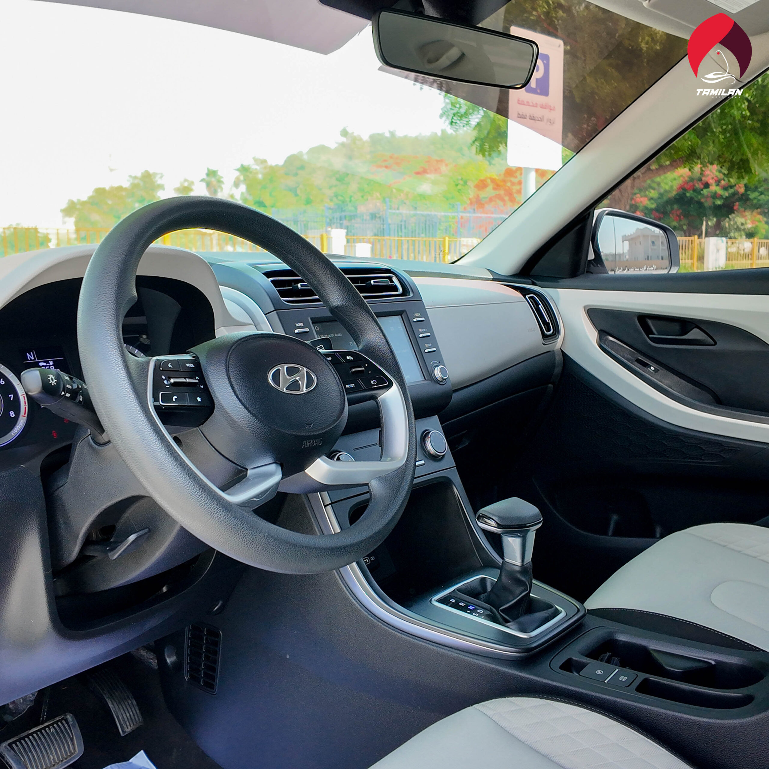 
								2023 | Hyundai Creta | 1.5 L | White full									