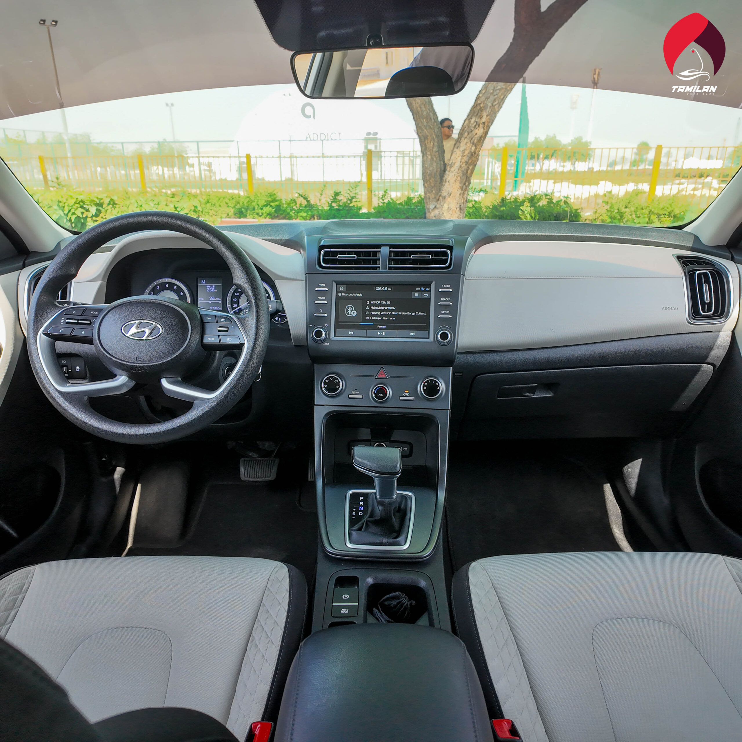 
								2023 | Hyundai Creta | 1.5 L | White full									