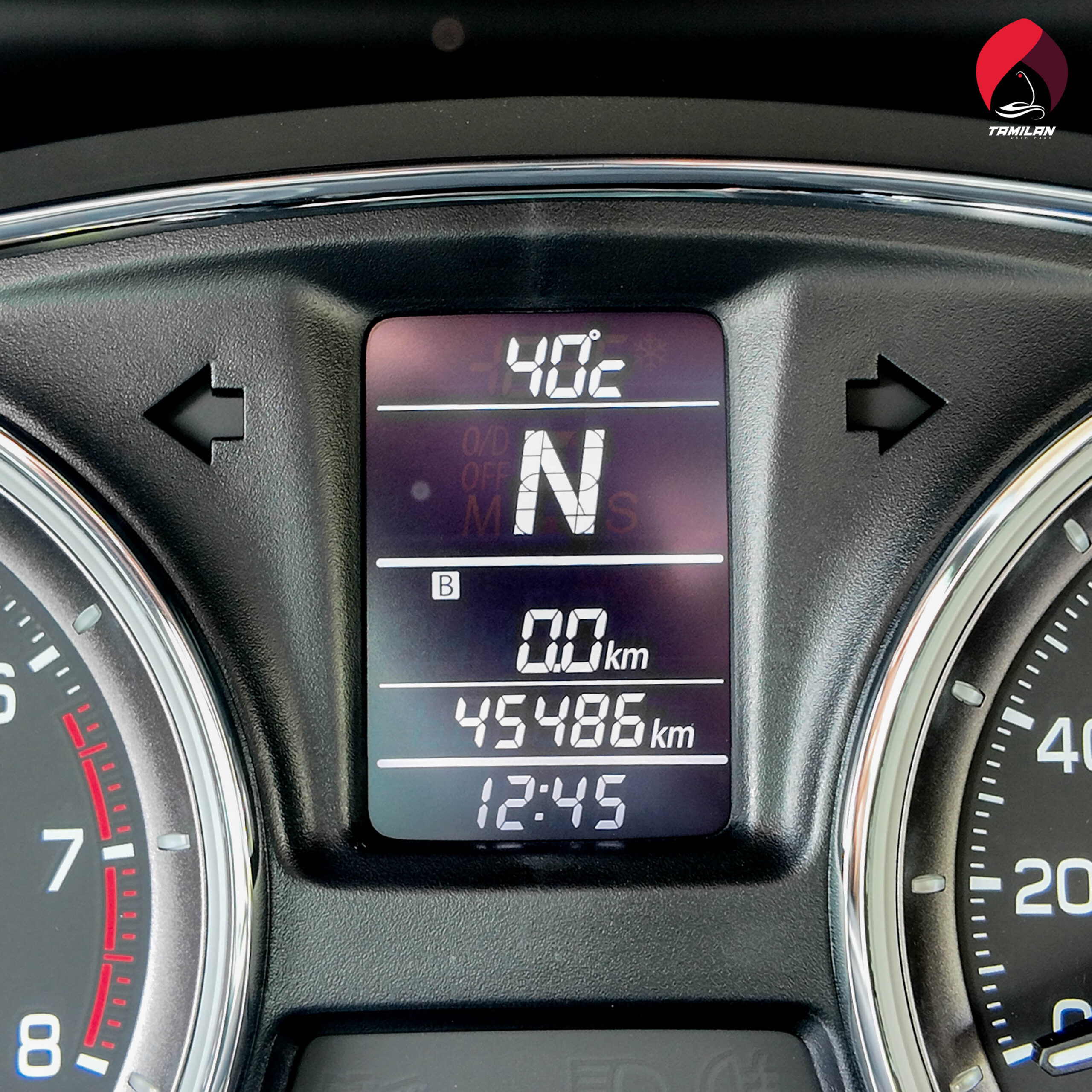 
								2023 | Suzuki Ciaz | Grey full									