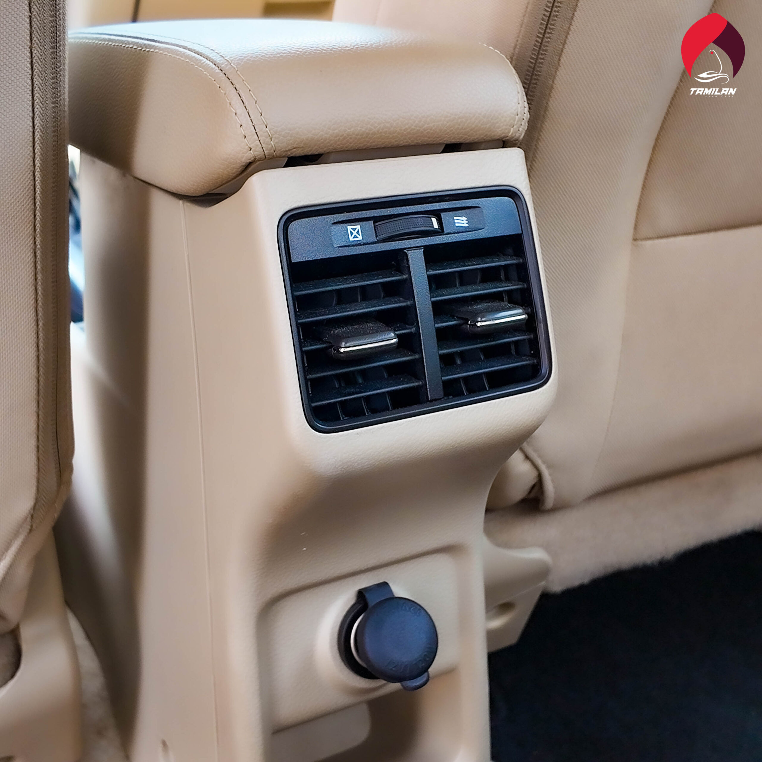 
								2023 | Suzuki Ciaz | Grey full									