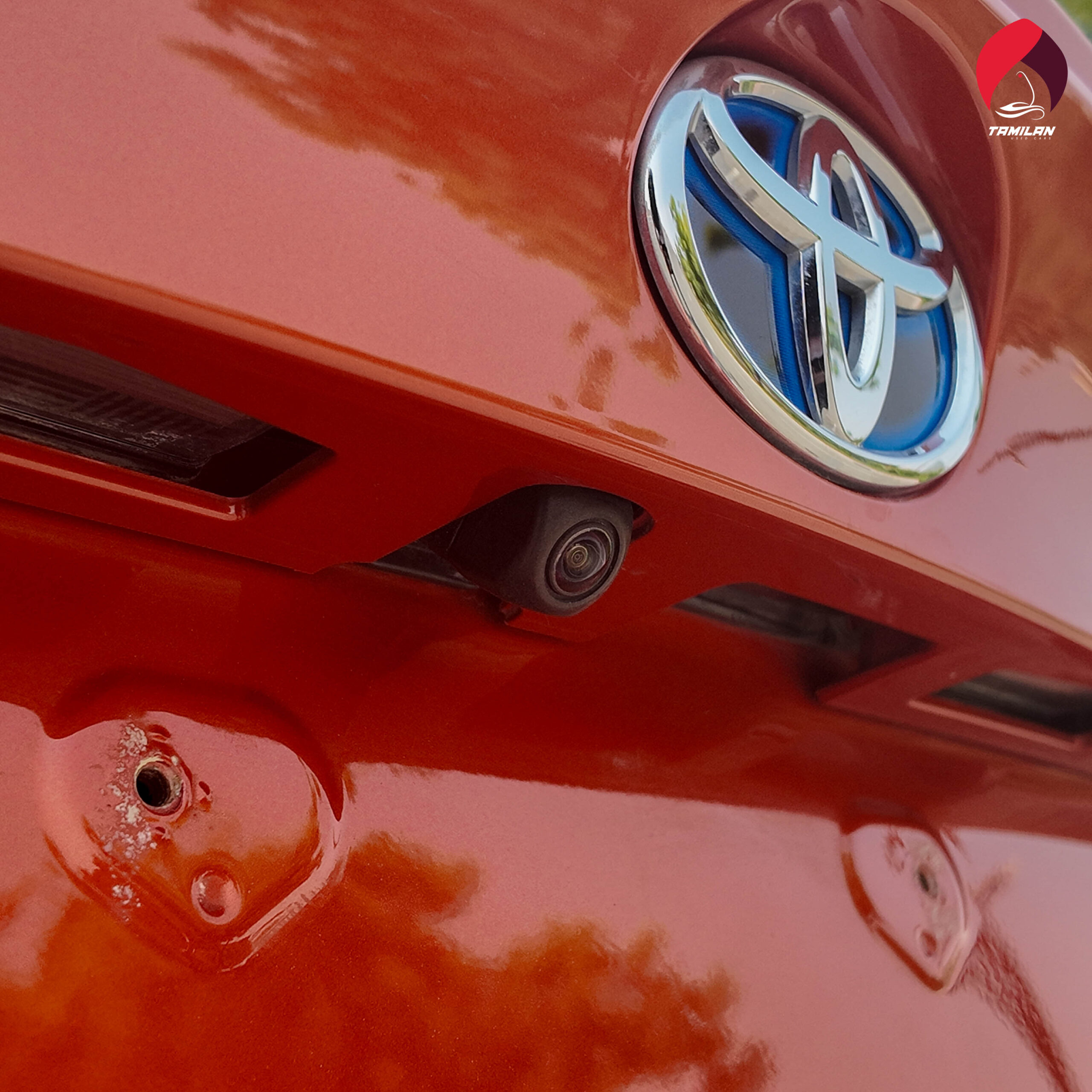
								2020 | Toyota CH-R HYBRID | Orange full									