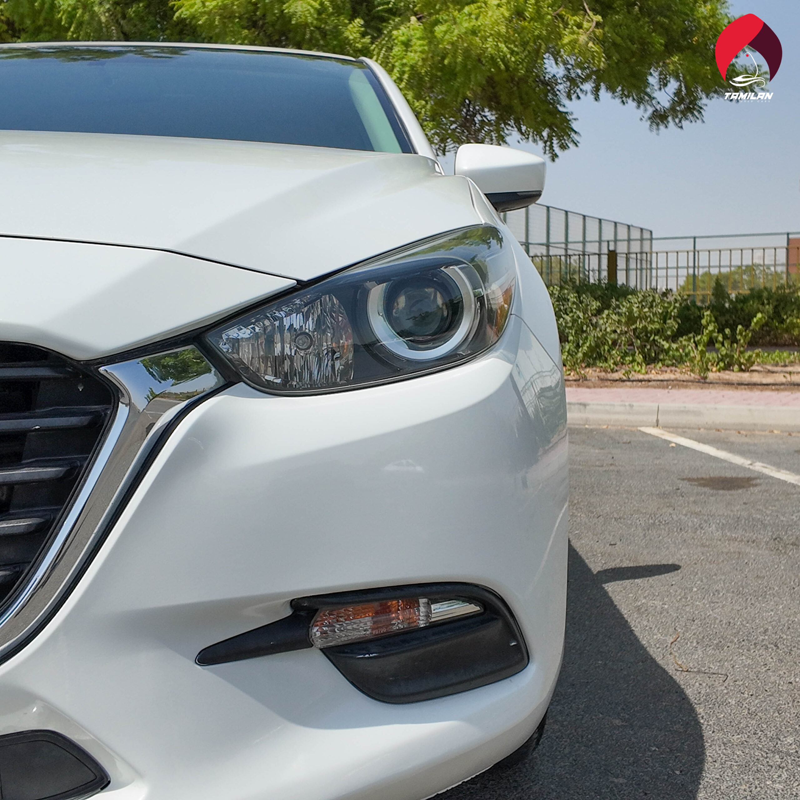 
								2019 | Mazda 3 | White full									