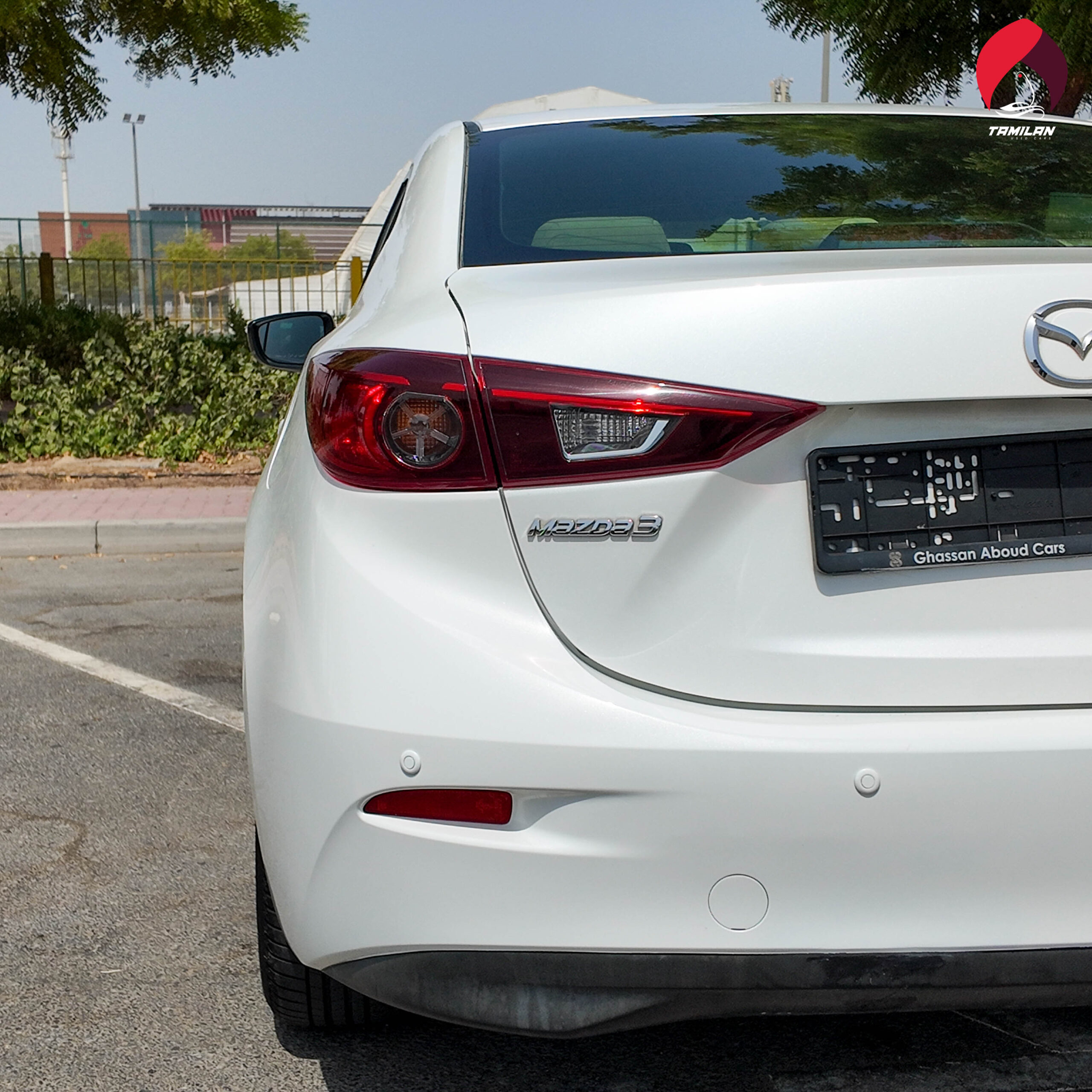 
								2019 | Mazda 3 | White full									