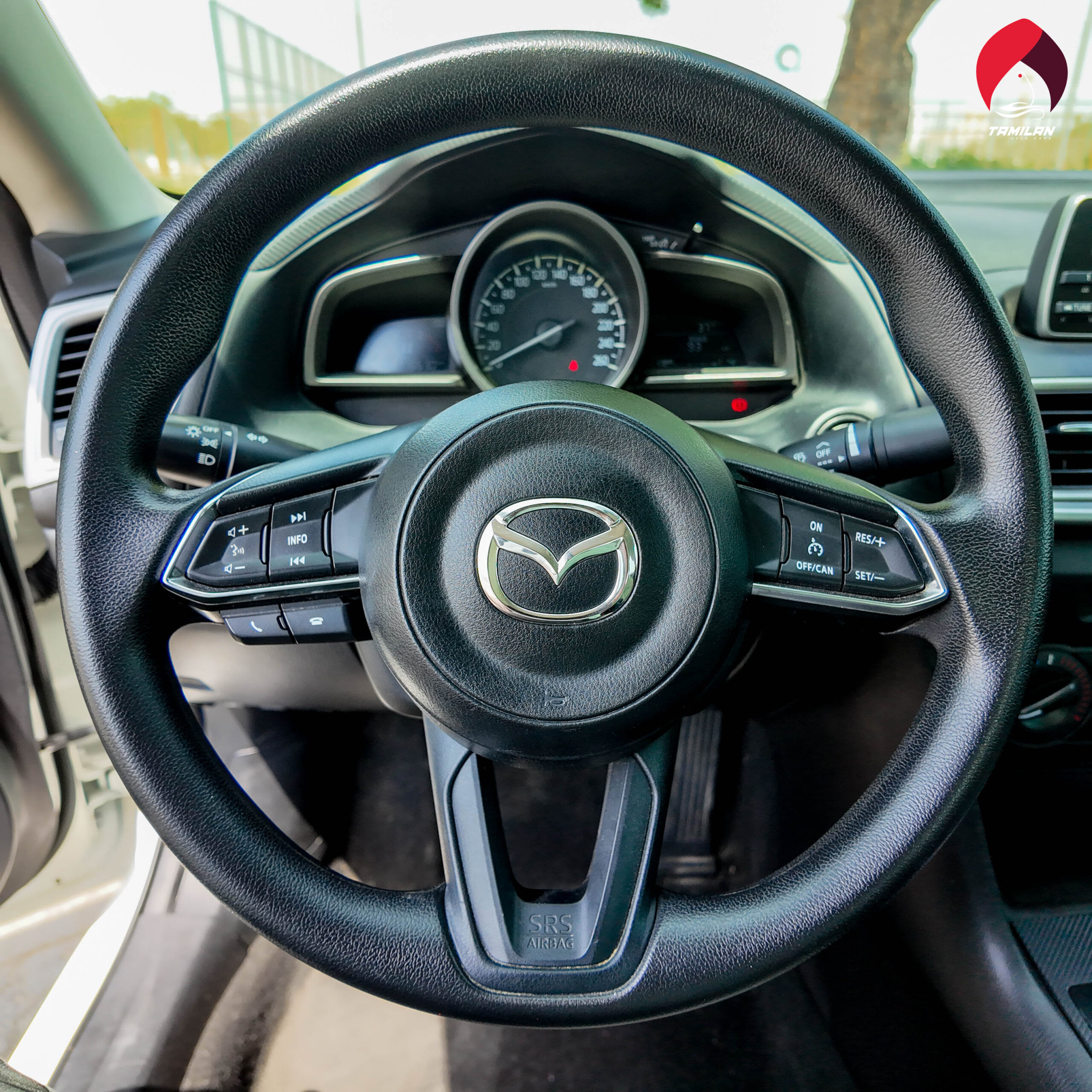 
								2019 | Mazda 3 | White full									