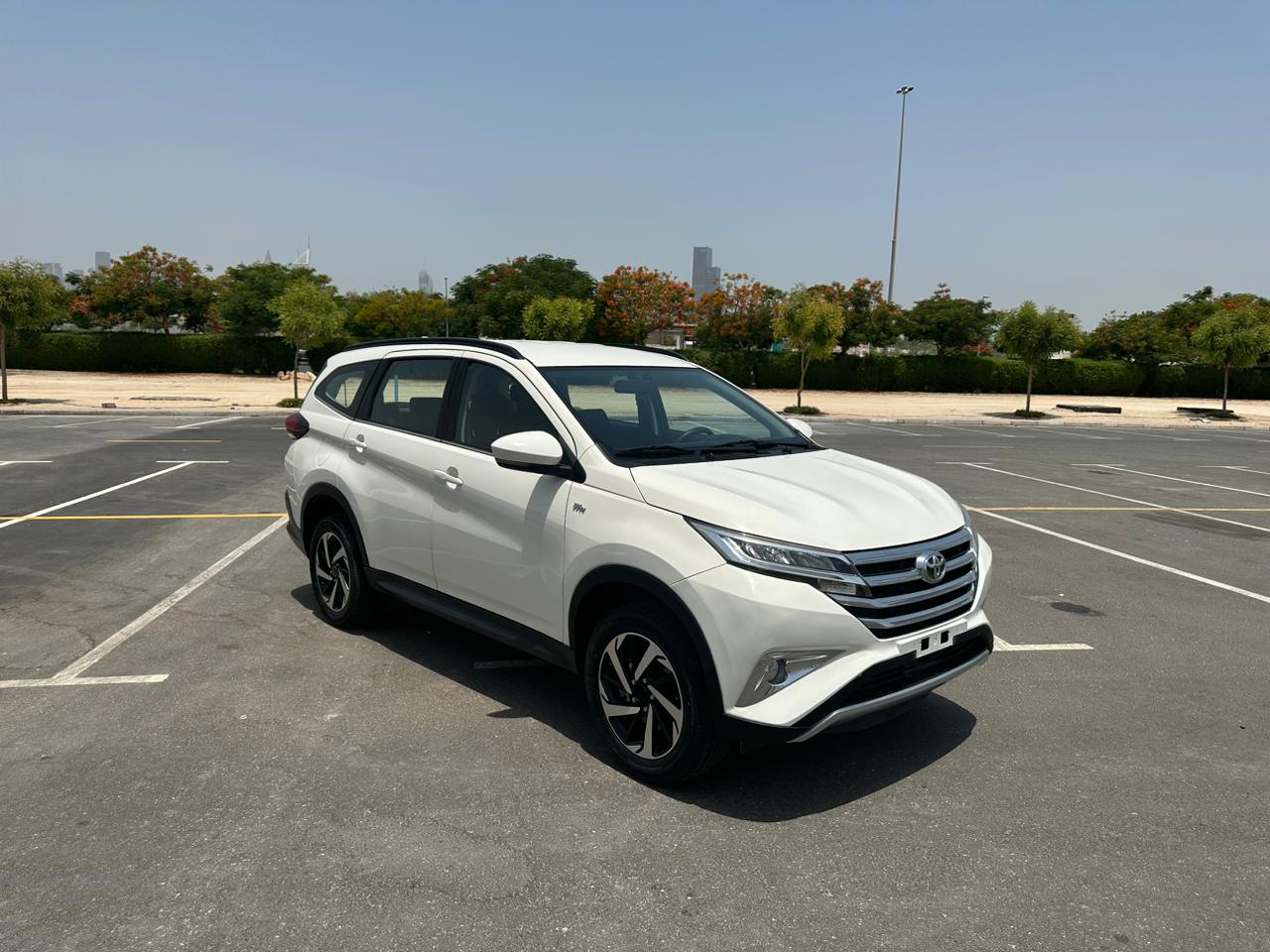 
								2023 | Toyota Rush | White GCC Specification full									