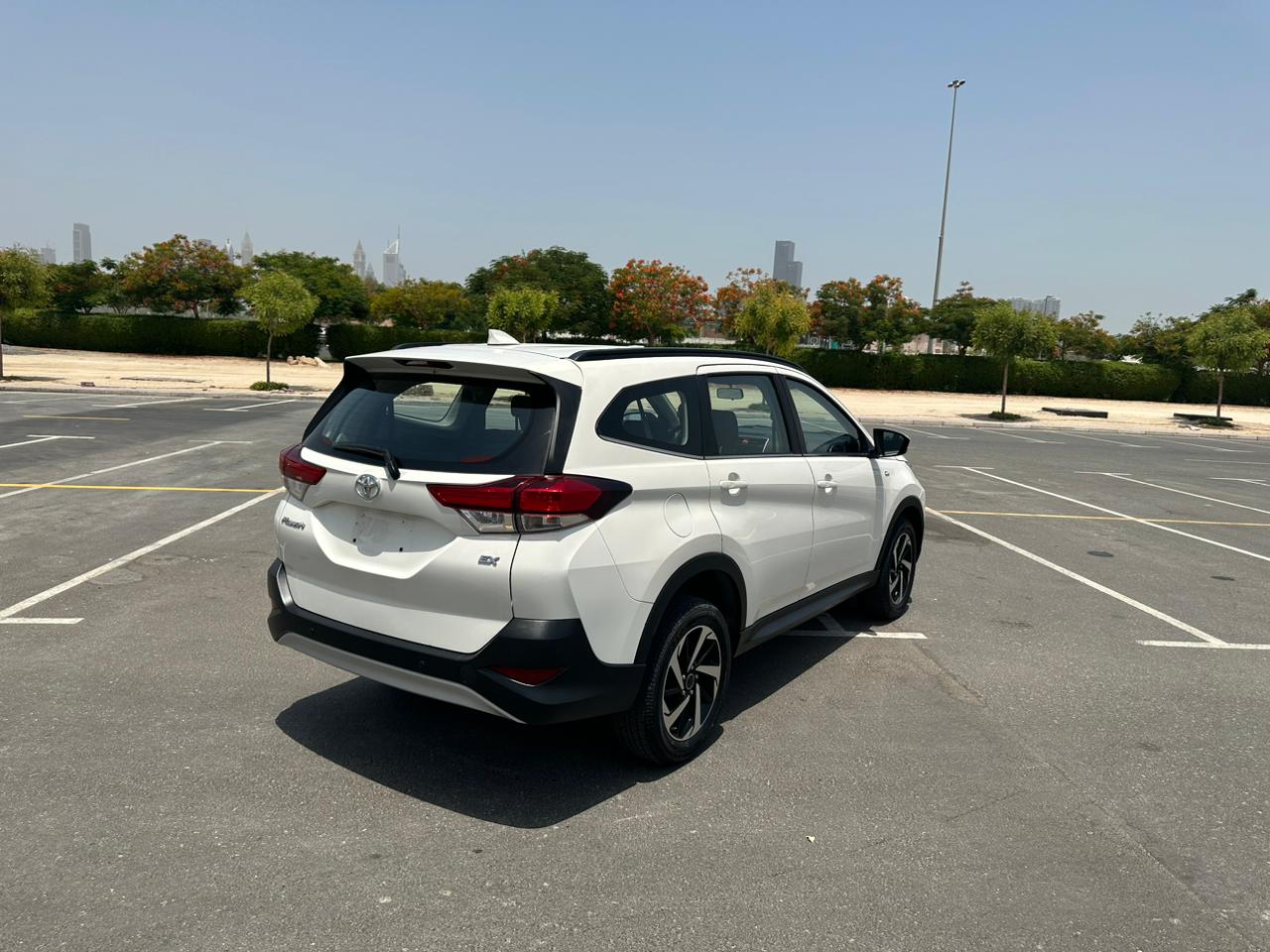 
								2023 | Toyota Rush | White GCC Specification full									