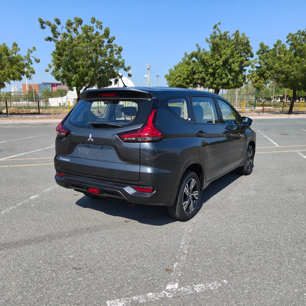 
								2022 | Mitsubishi Xpander 1.5 L (High Line) | Gray Color full									