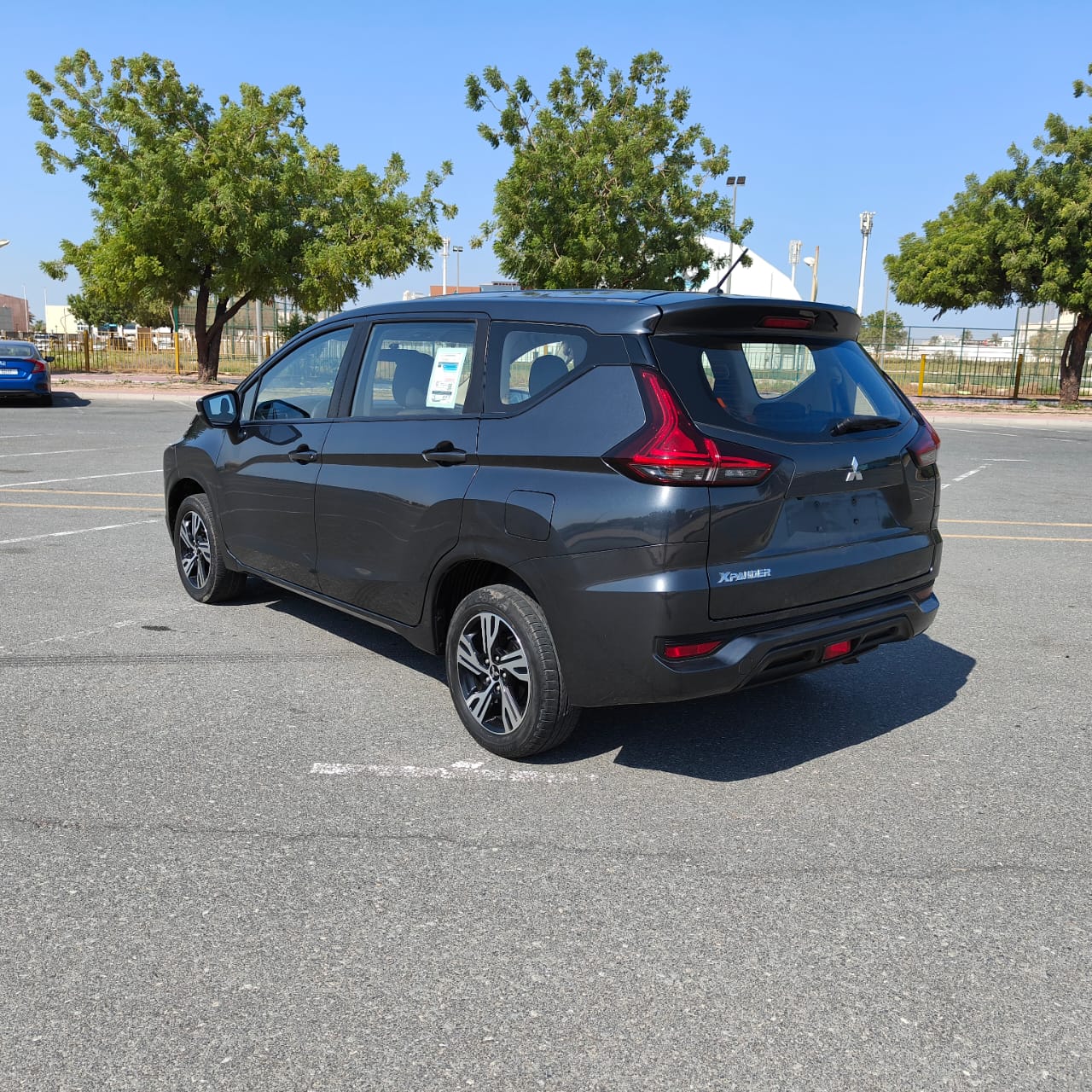 
								2022 | Mitsubishi Xpander 1.5 L (High Line) | Gray Color full									