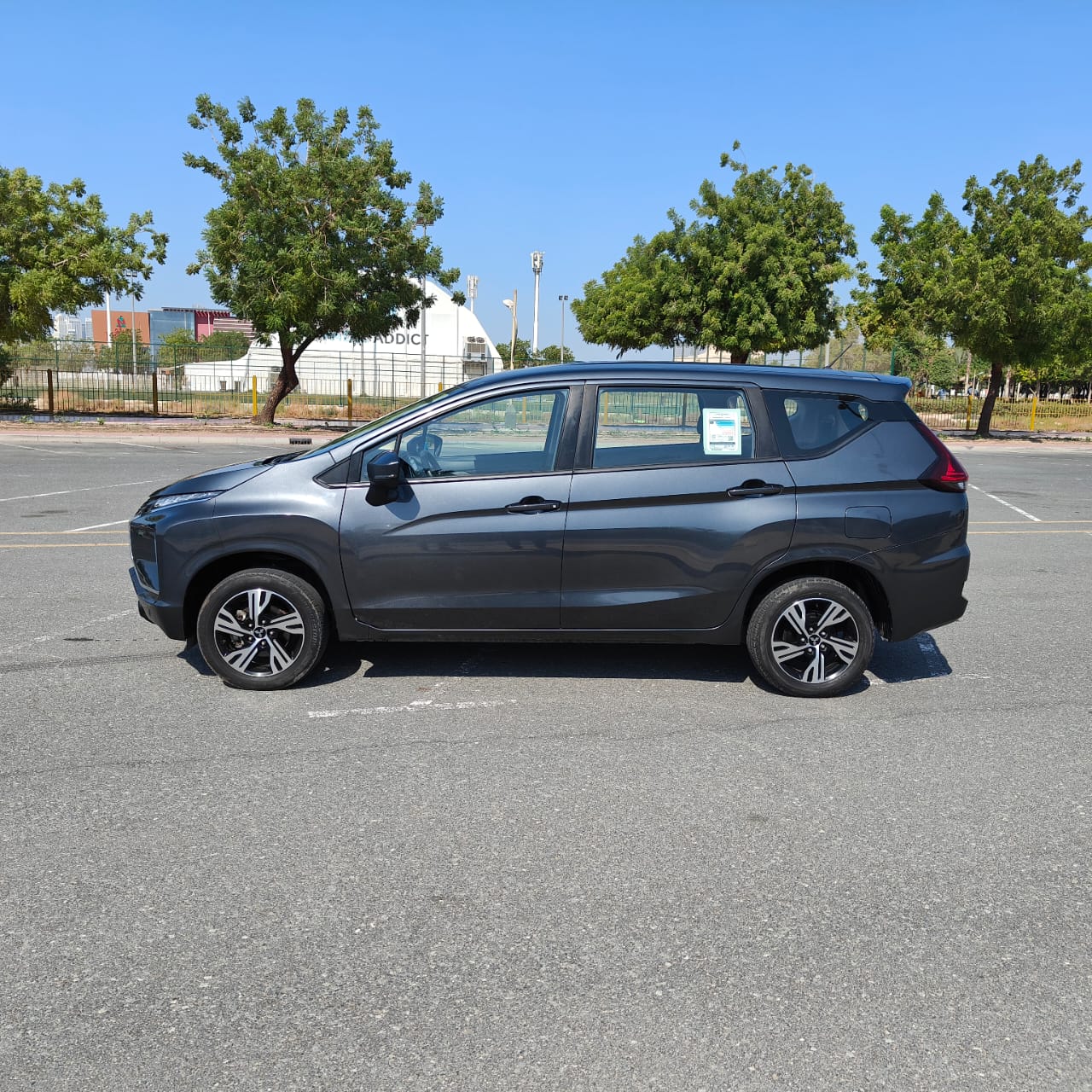 
								2022 | Mitsubishi Xpander 1.5 L (High Line) | Gray Color full									