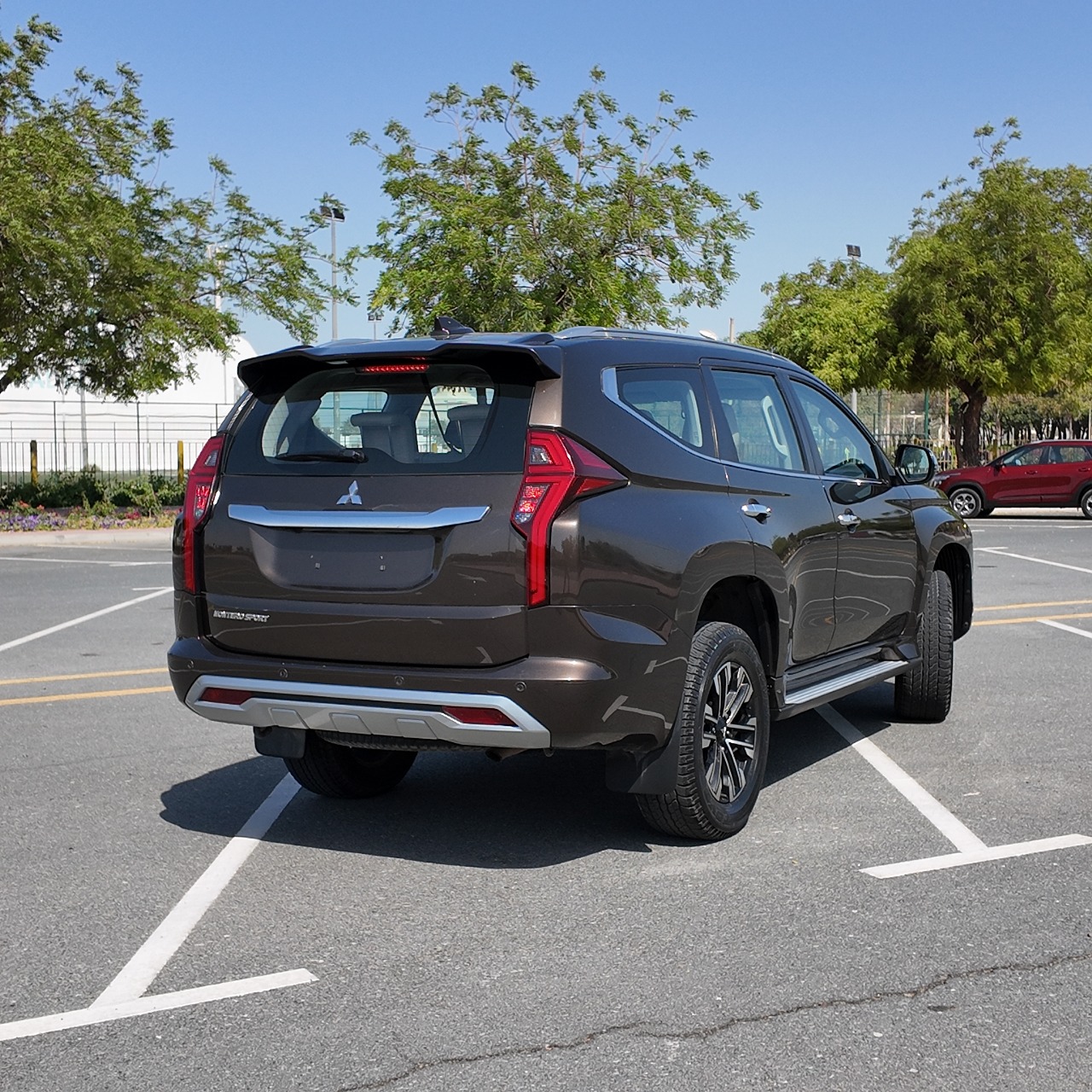 
								2021 | Mitsubishi Montero Sports 3.0 L | Brown full									