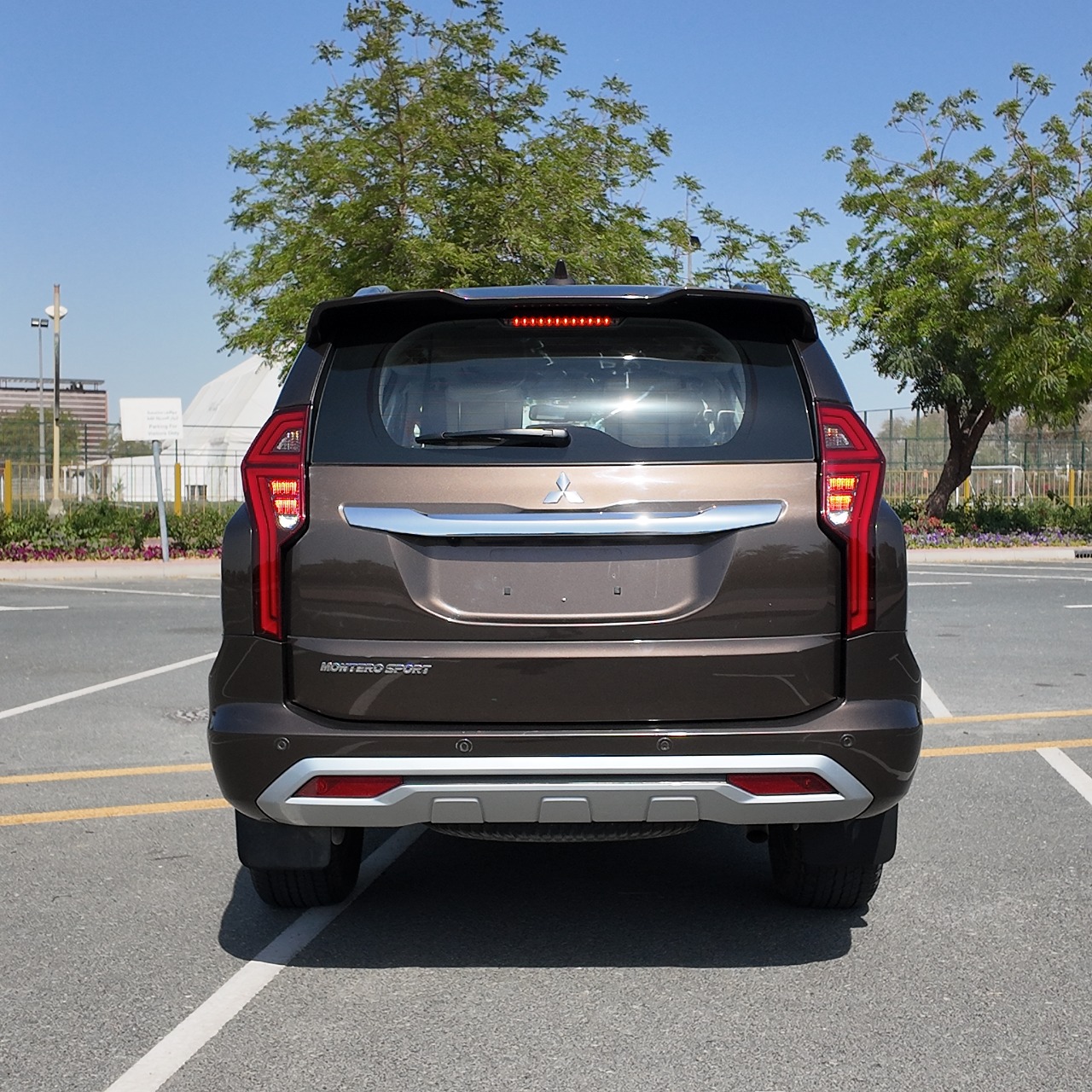 
								2021 | Mitsubishi Montero Sports 3.0 L | Brown full									