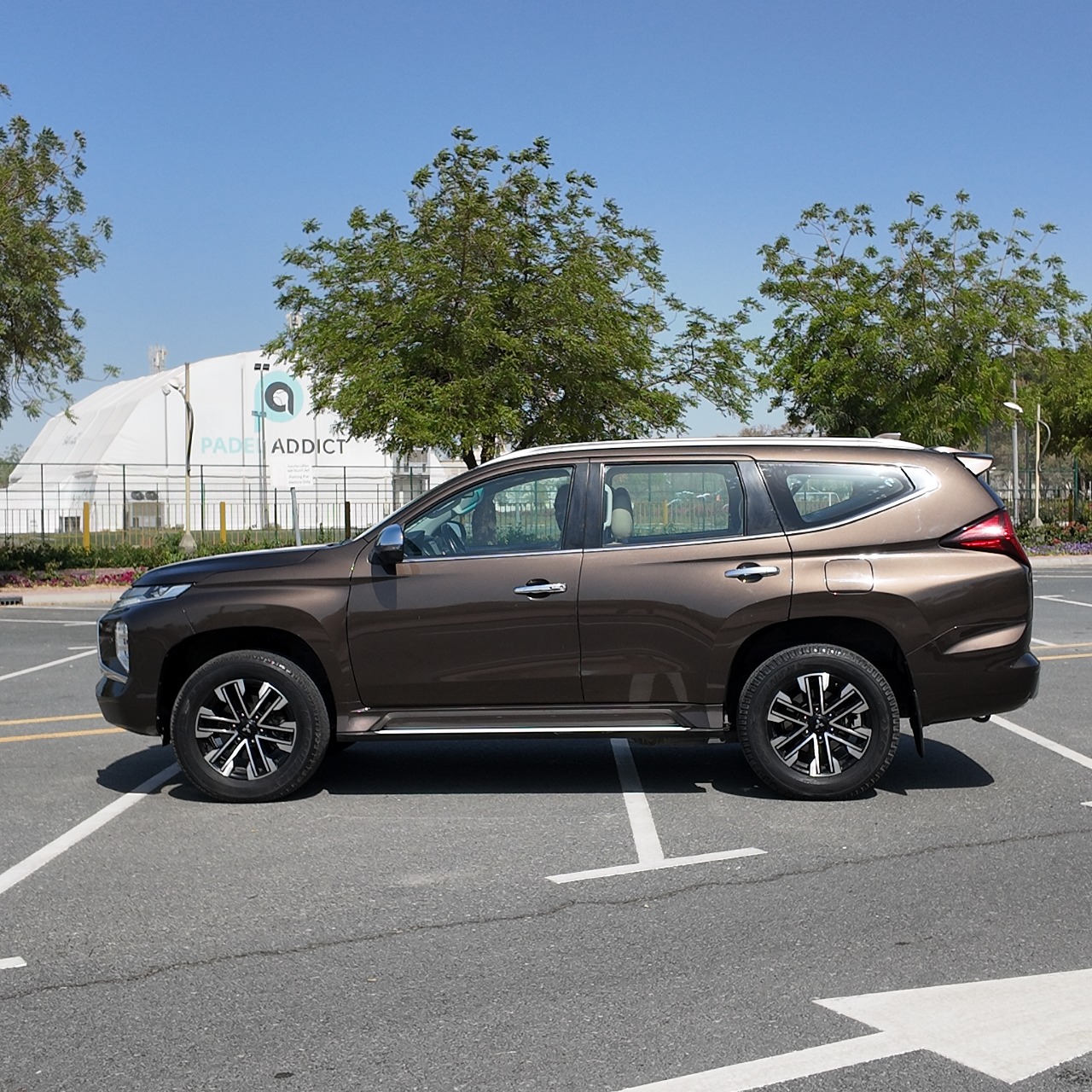 
								2021 | Mitsubishi Montero Sports 3.0 L | Brown full									