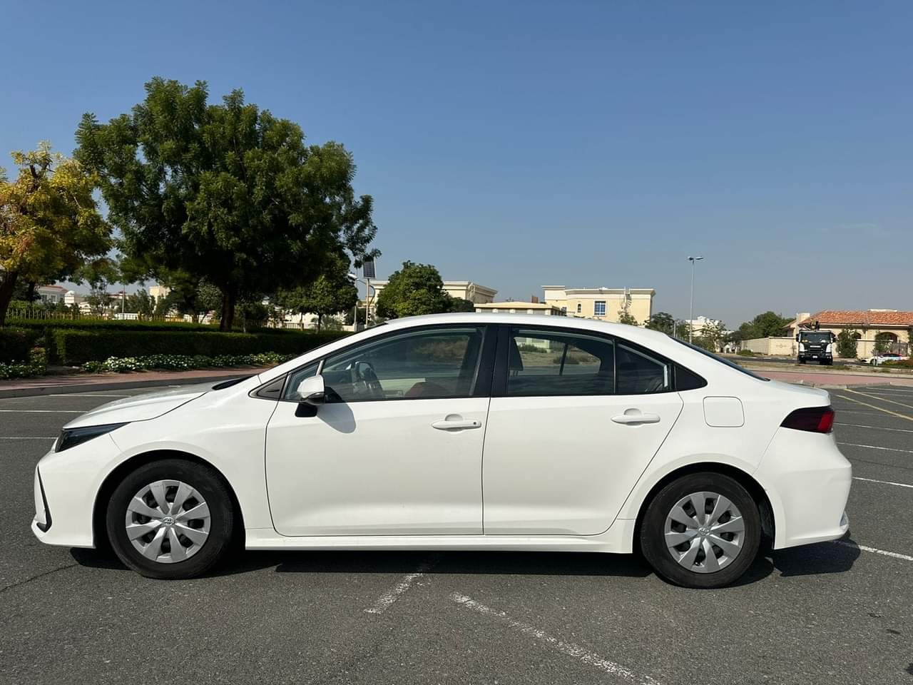
								2023 | Toyota Corolla – 1.6 L xli | White full									