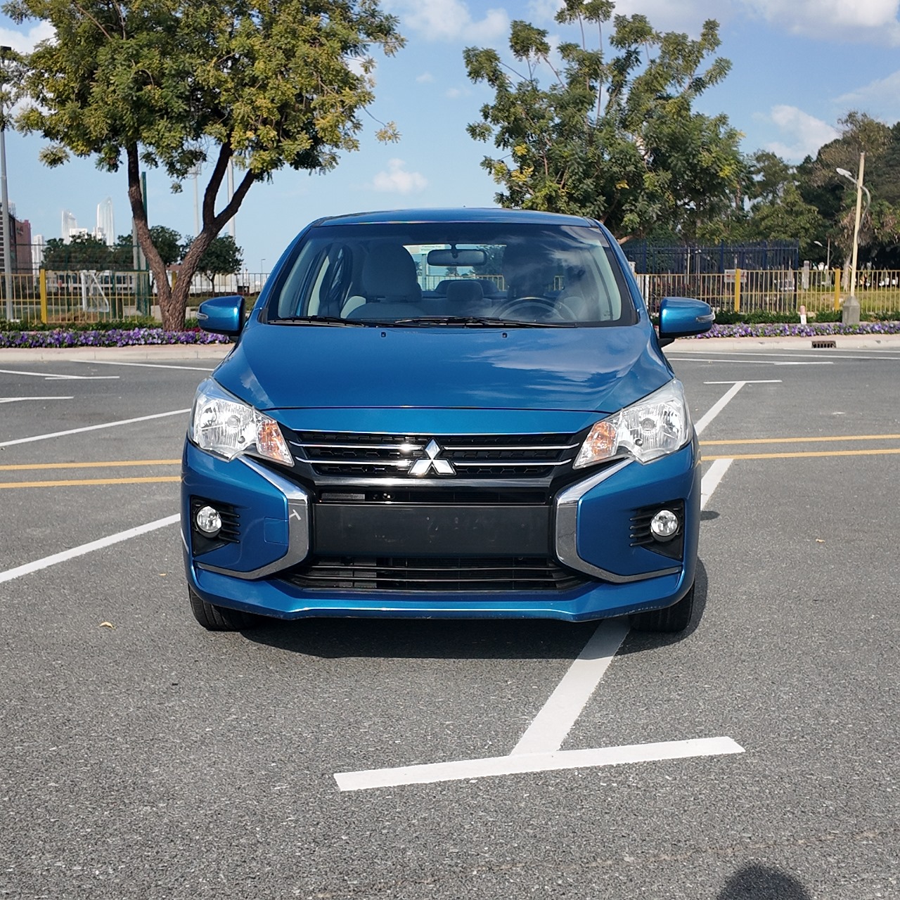 
								2022 | Mitsubishi Attrage 1.2 L | Blue full									