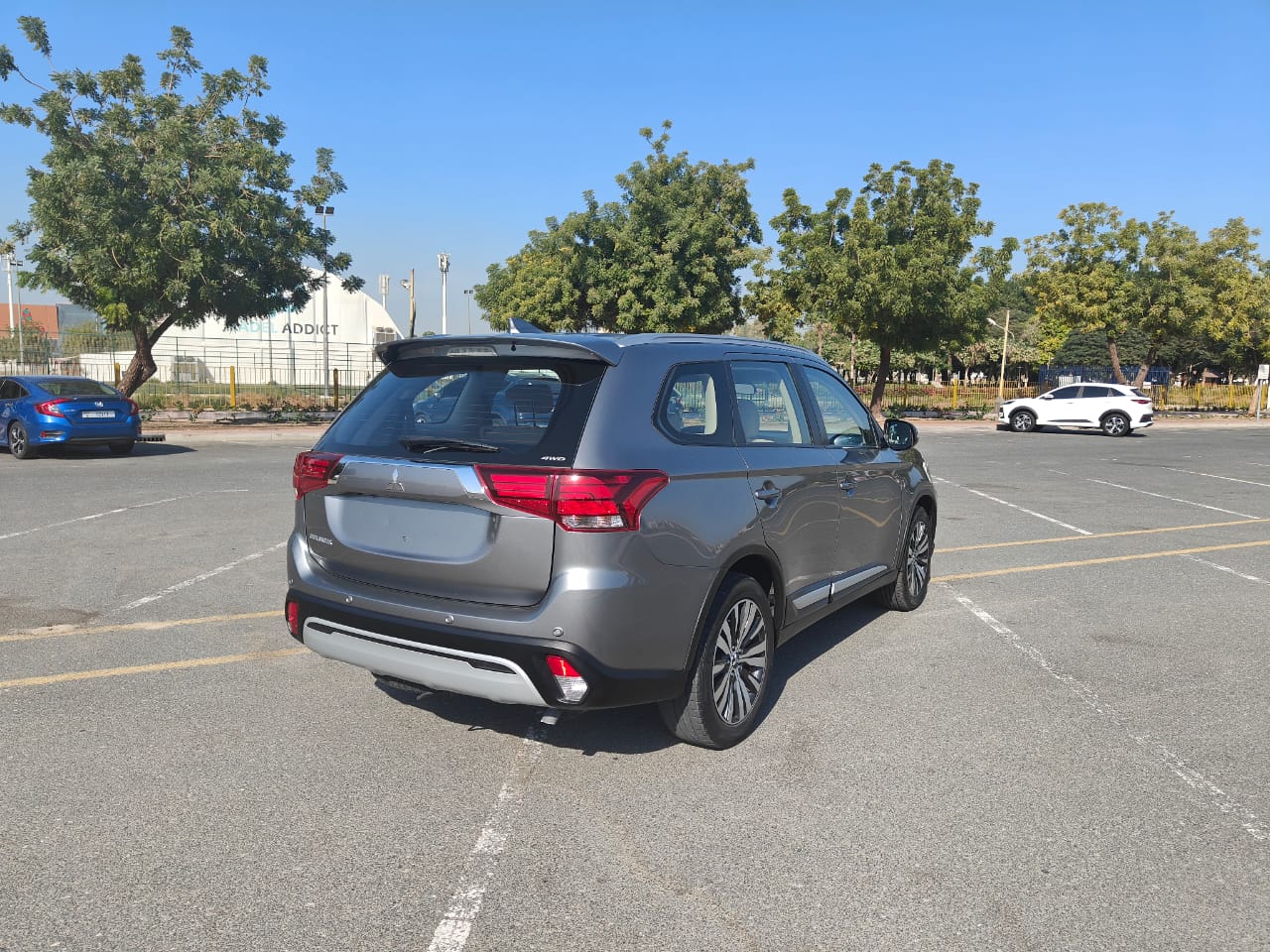 
								2021 | Mitsubishi Outlander 2.5 L | Grey full									
