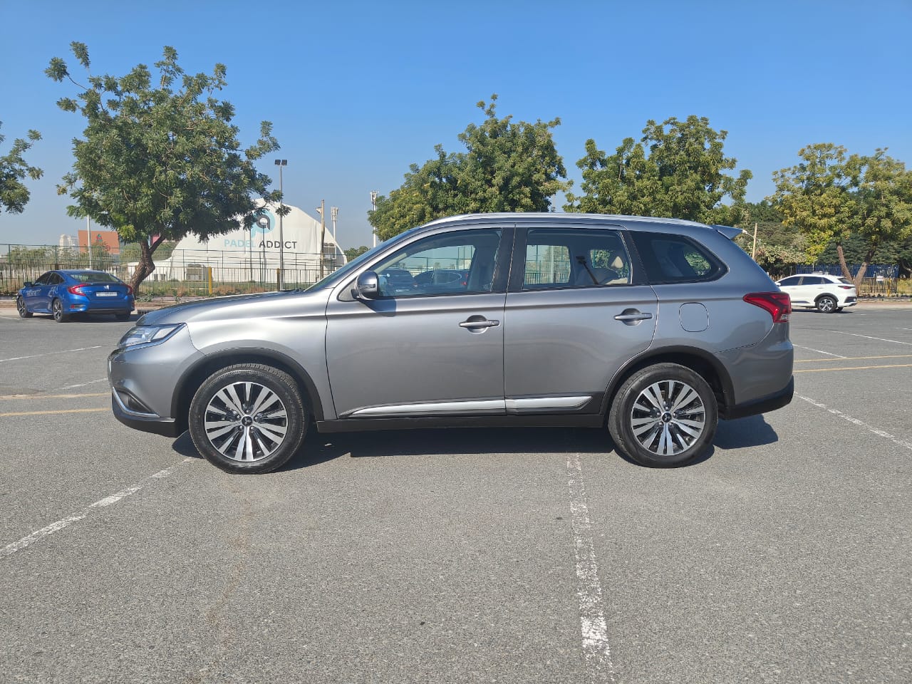 
								2021 | Mitsubishi Outlander 2.5 L | Grey full									