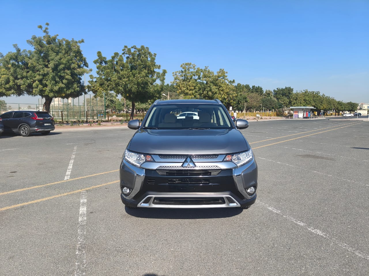 
								2021 | Mitsubishi Outlander 2.5 L | Grey full									