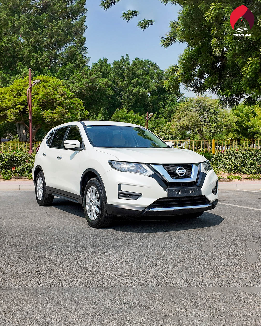 
								2021 | Nissan X-Trail 2.5L | White full									