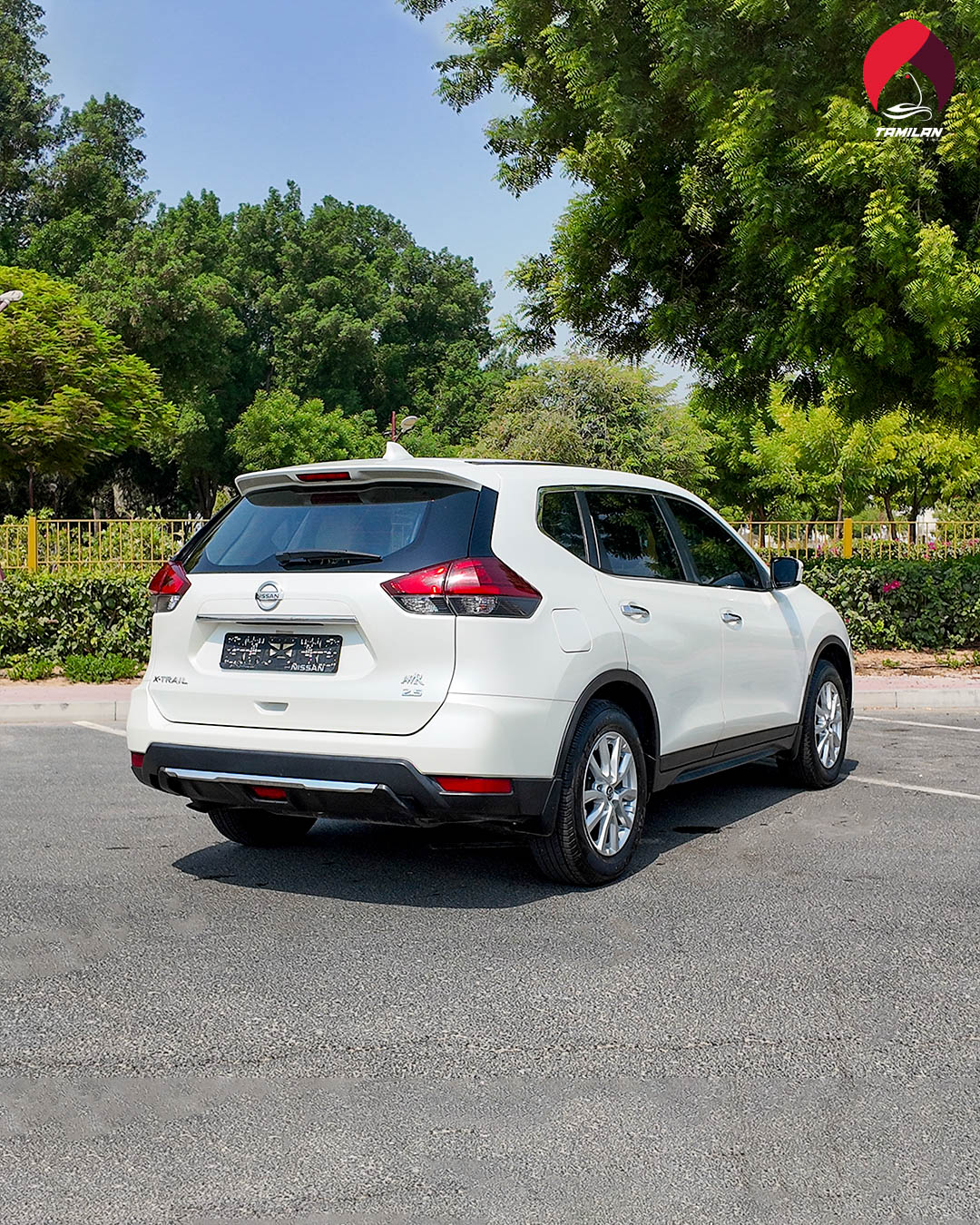 
								2021 | Nissan X-Trail 2.5L | White full									