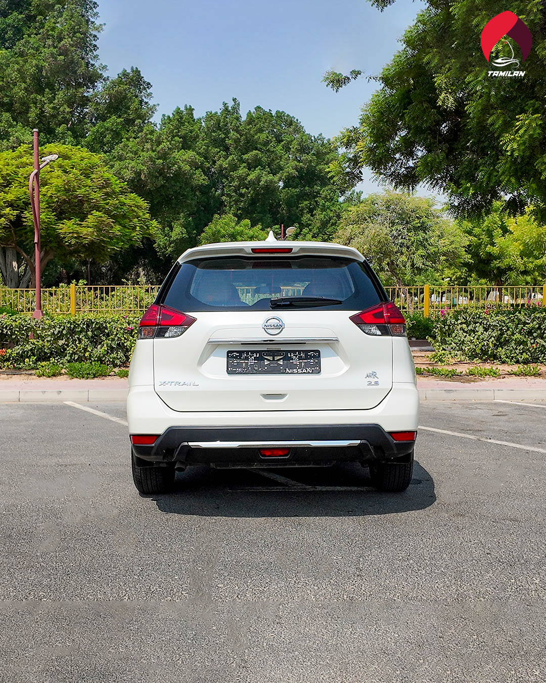 
								2021 | Nissan X-Trail 2.5L | White full									