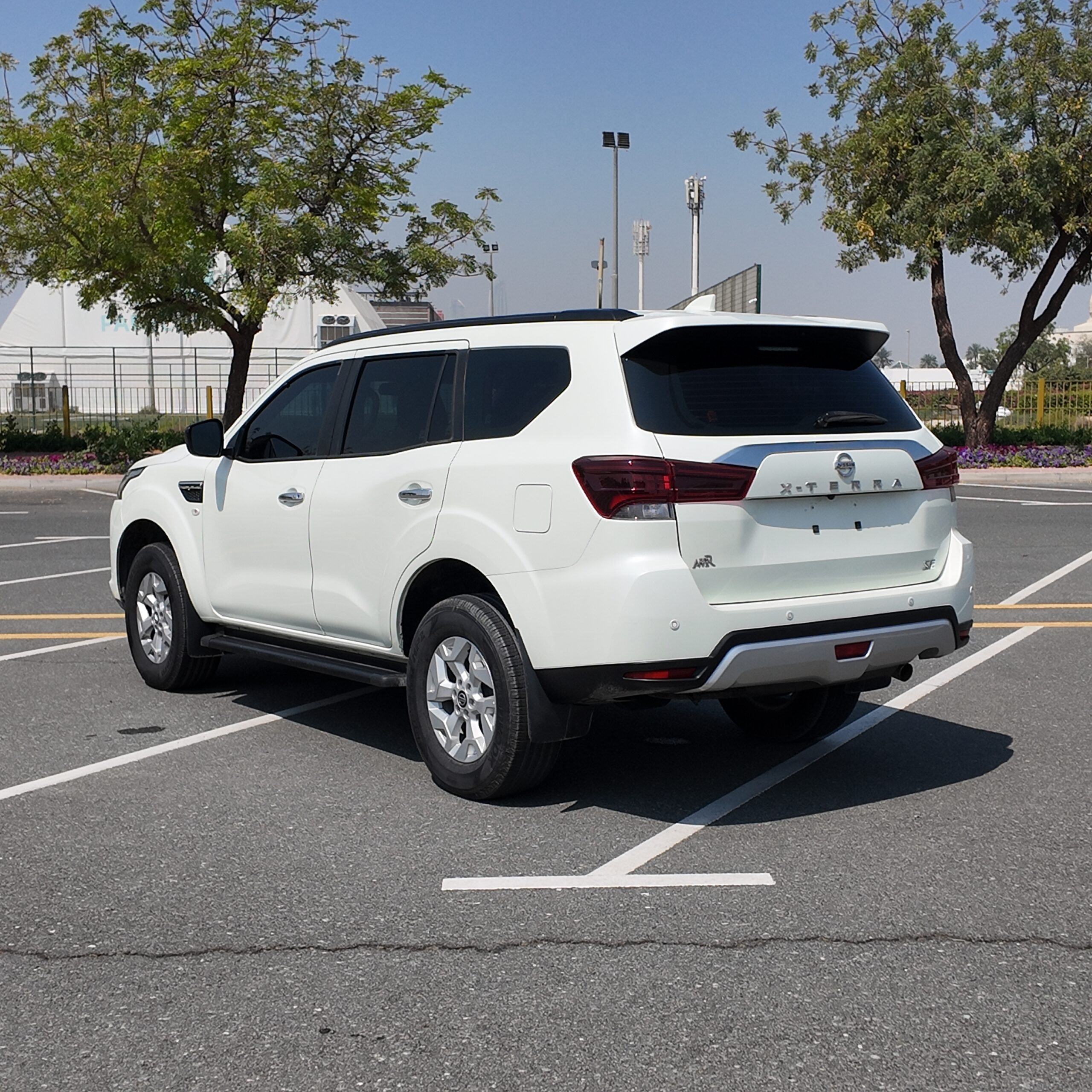 
								2023 | Nissan Xterra | White full									