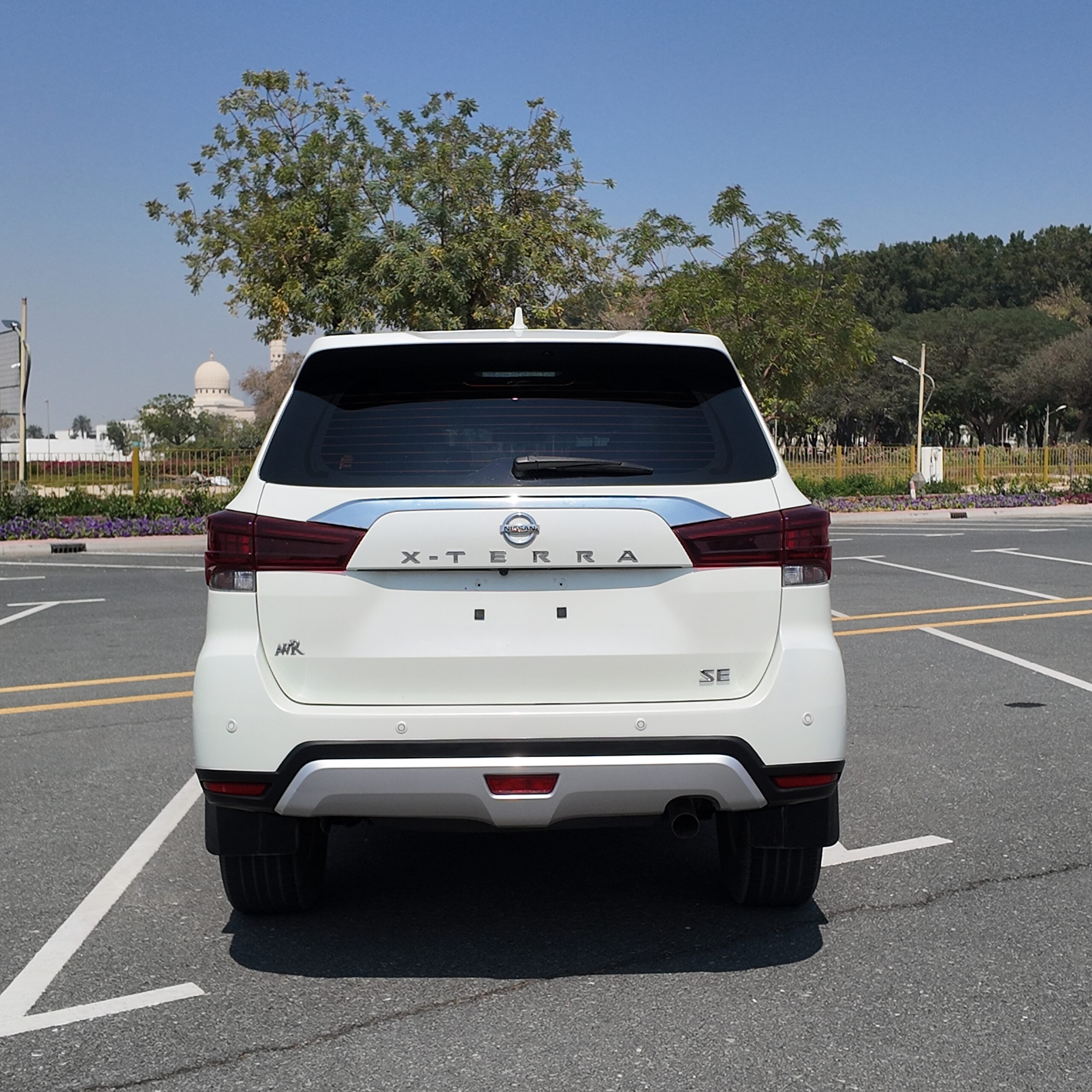 
								2023 | Nissan Xterra | White full									