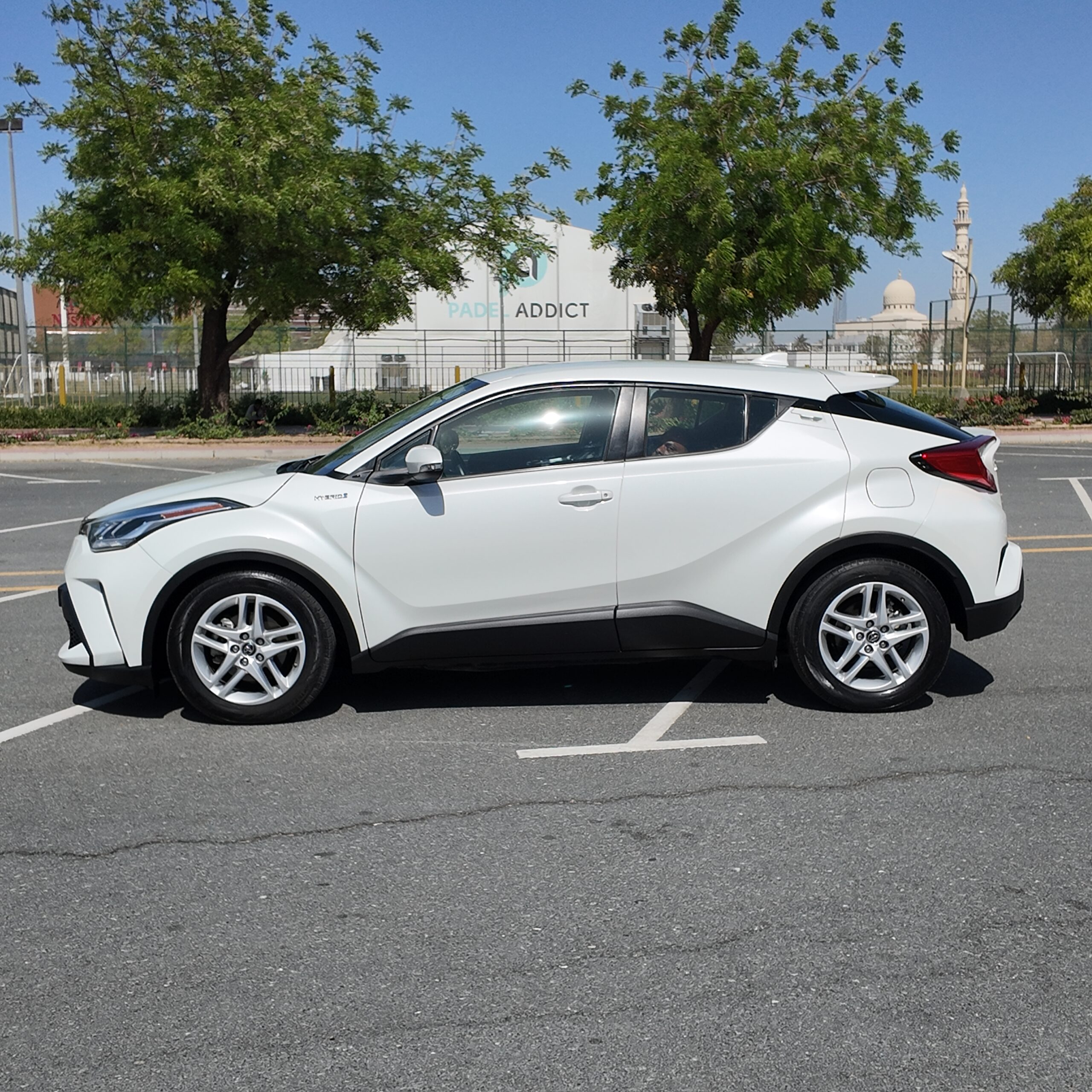 
								2021 | Toyota C-HR (Hybrid) | SUV | White full									