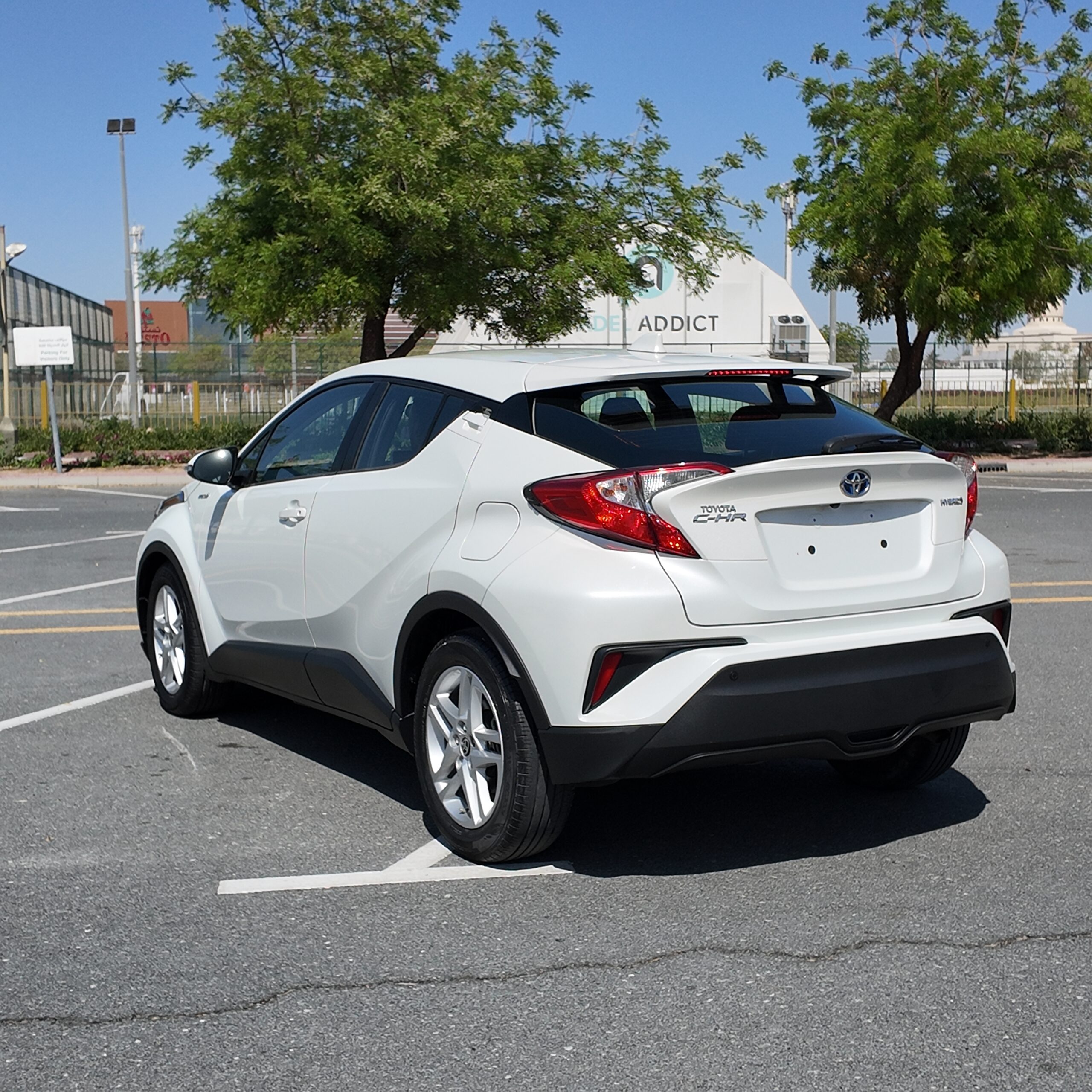 
								2021 | Toyota C-HR (Hybrid) | SUV | White full									