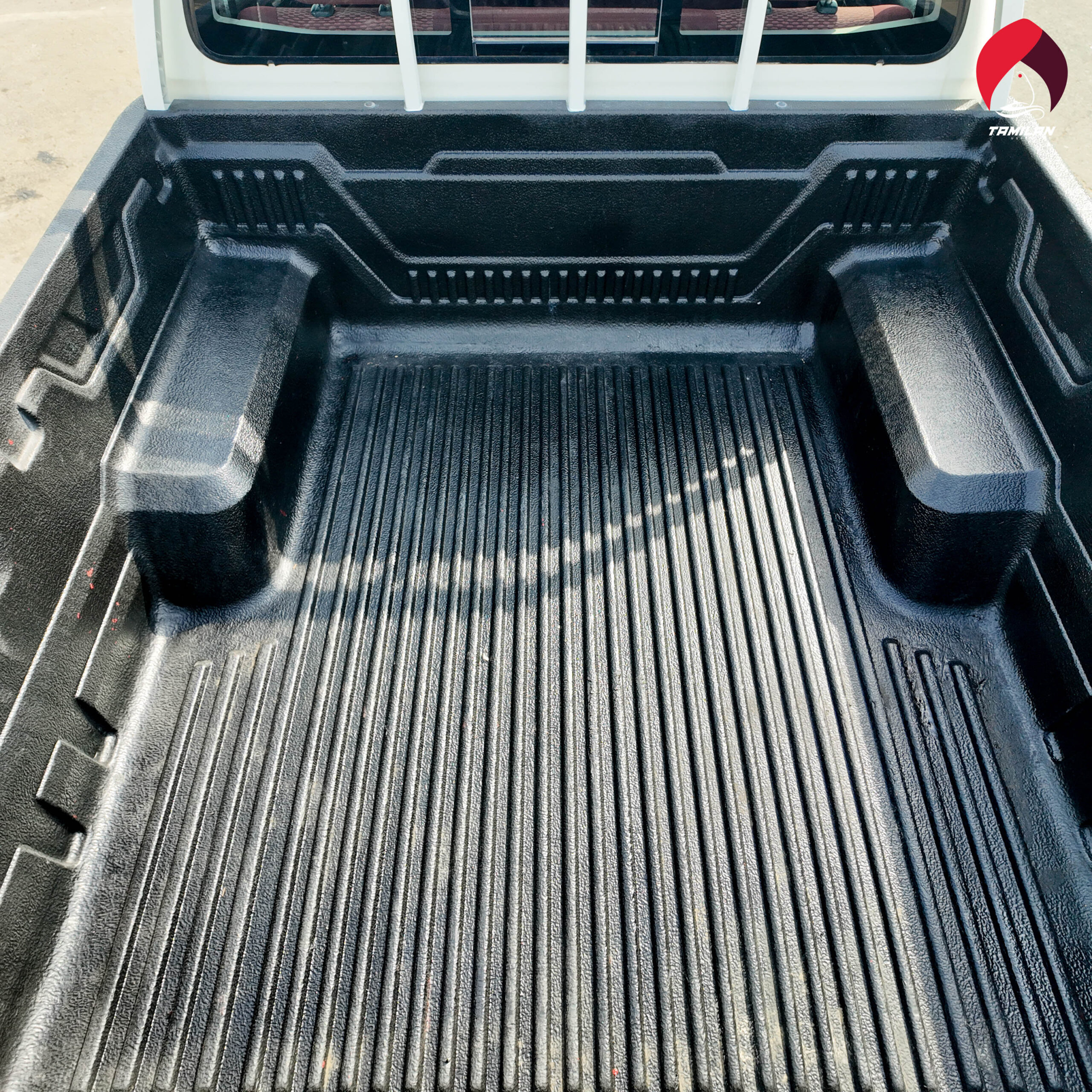 
								2022 Toyota Hilux | 4 X 2 | White full									