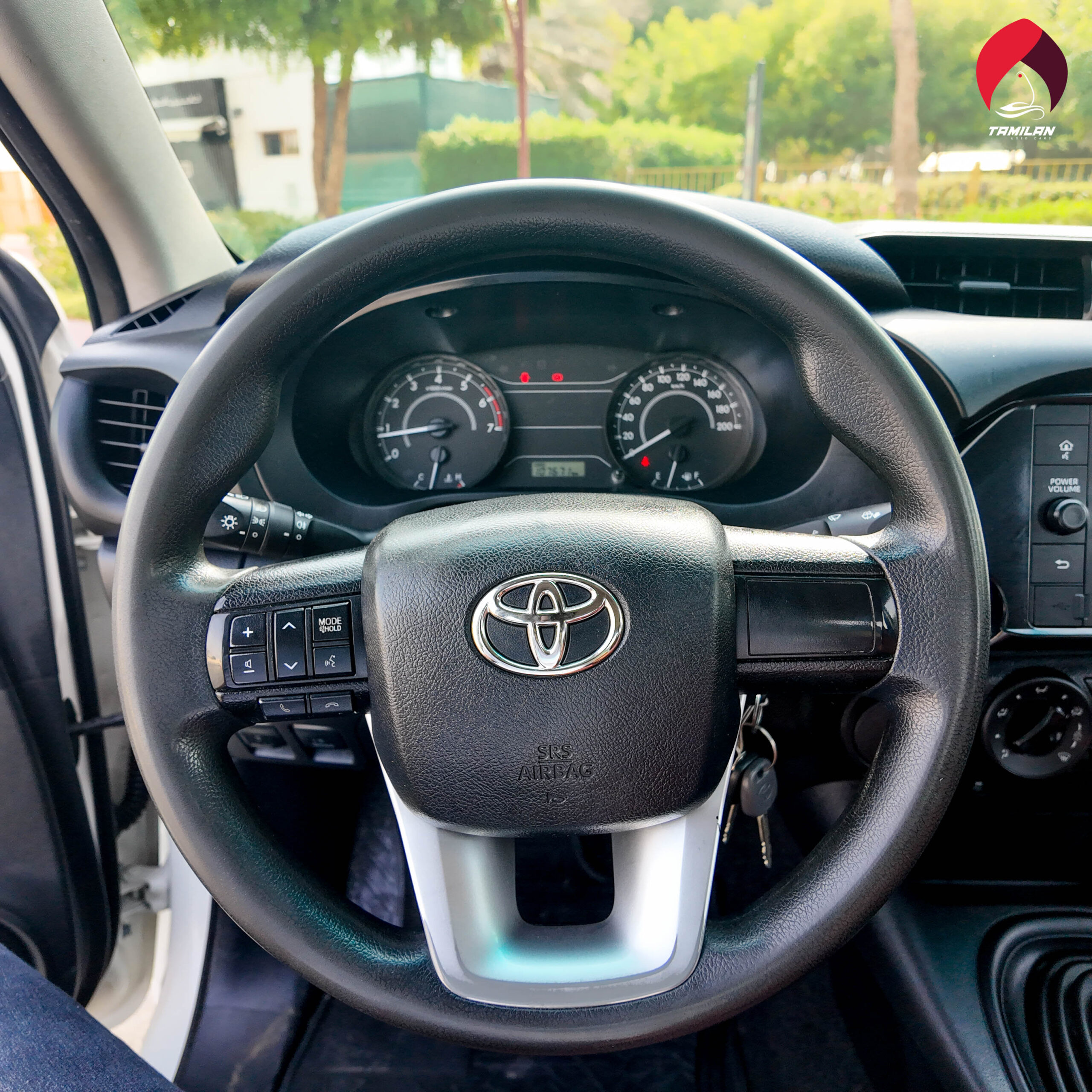 
								2022 Toyota Hilux | 4 X 2 | White full									