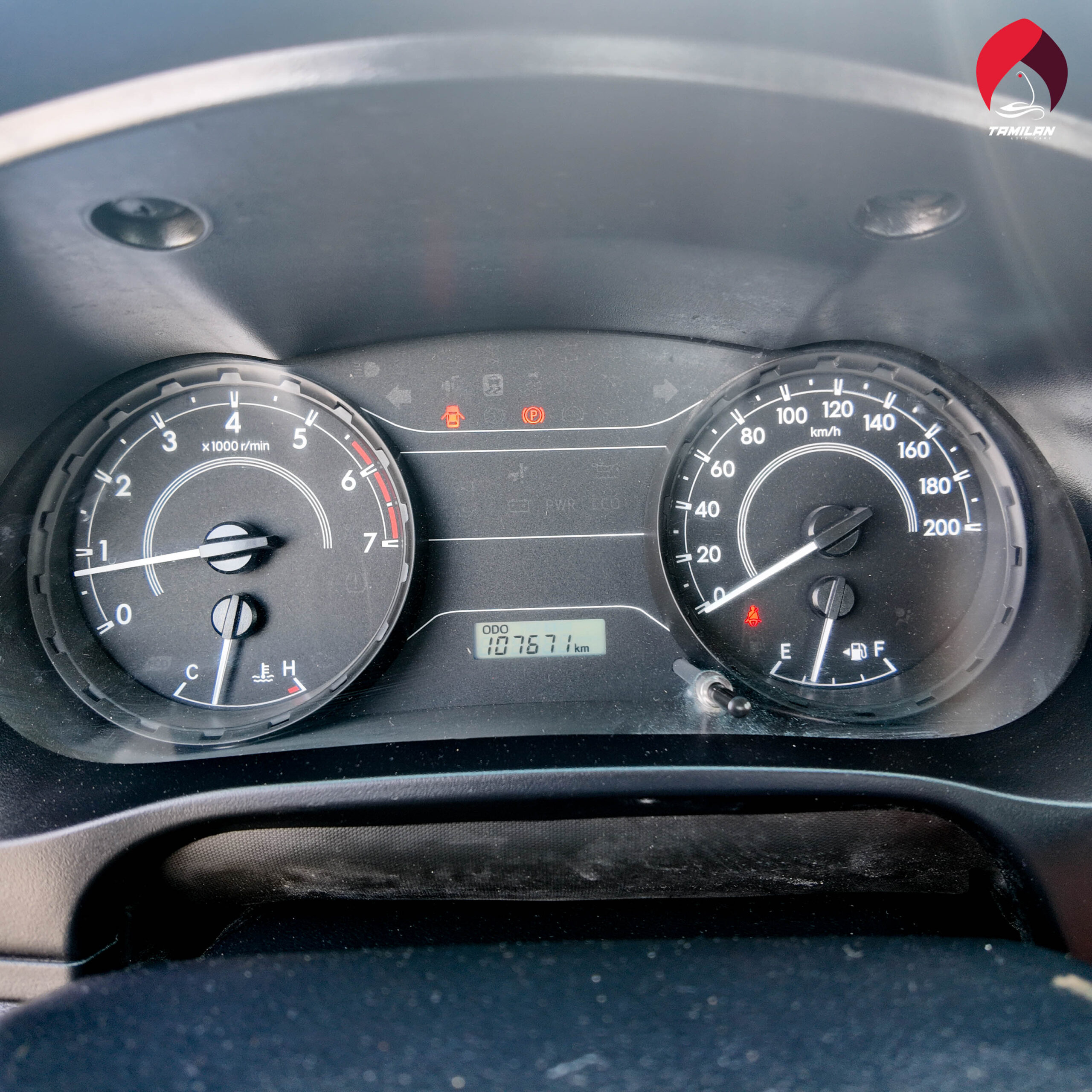 
								2022 Toyota Hilux | 4 X 2 | White full									