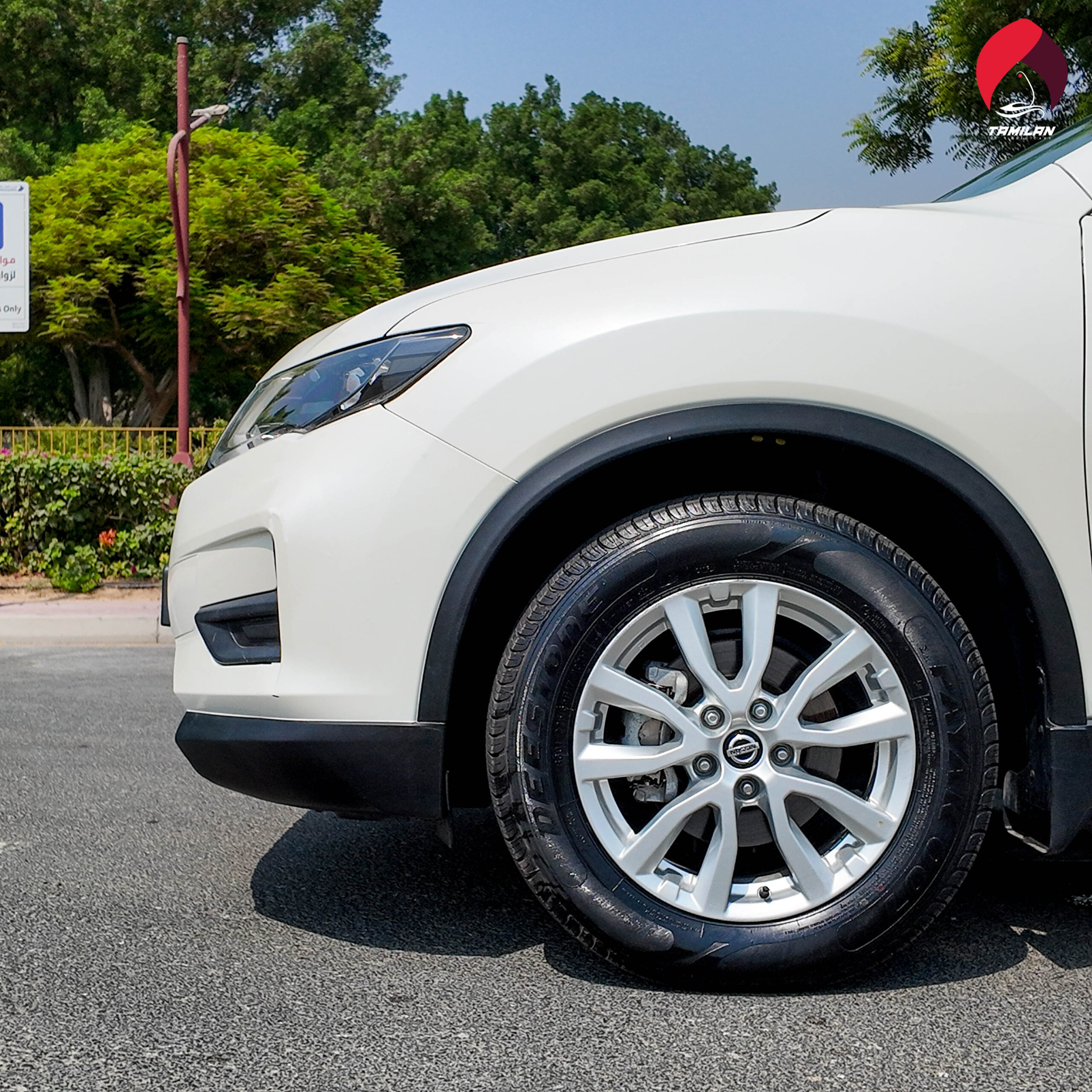 
								2021 | Nissan X-Trail 2.5L | White full									