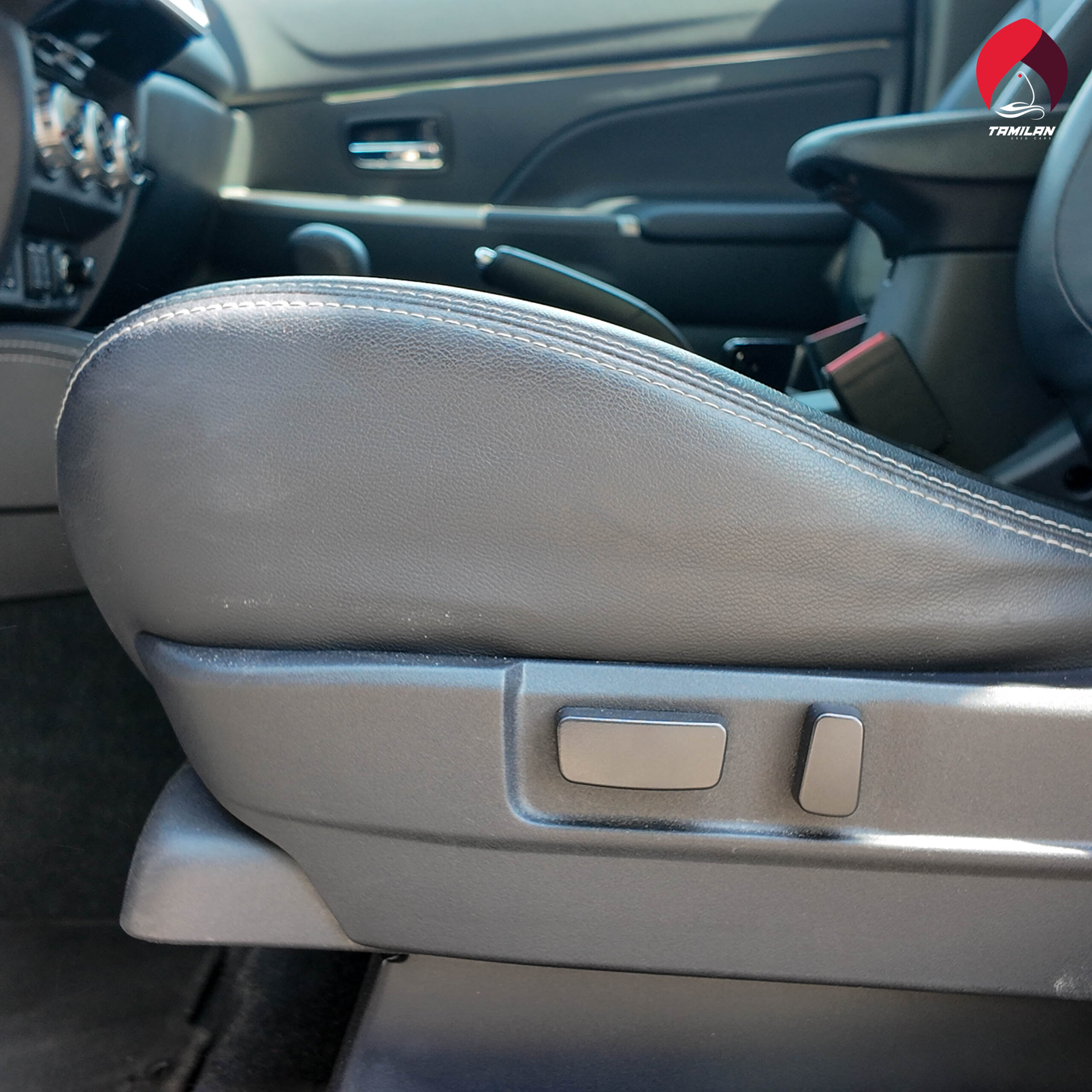 
								2022 | Mitsubishi ASX 2.0 L | Grey full									