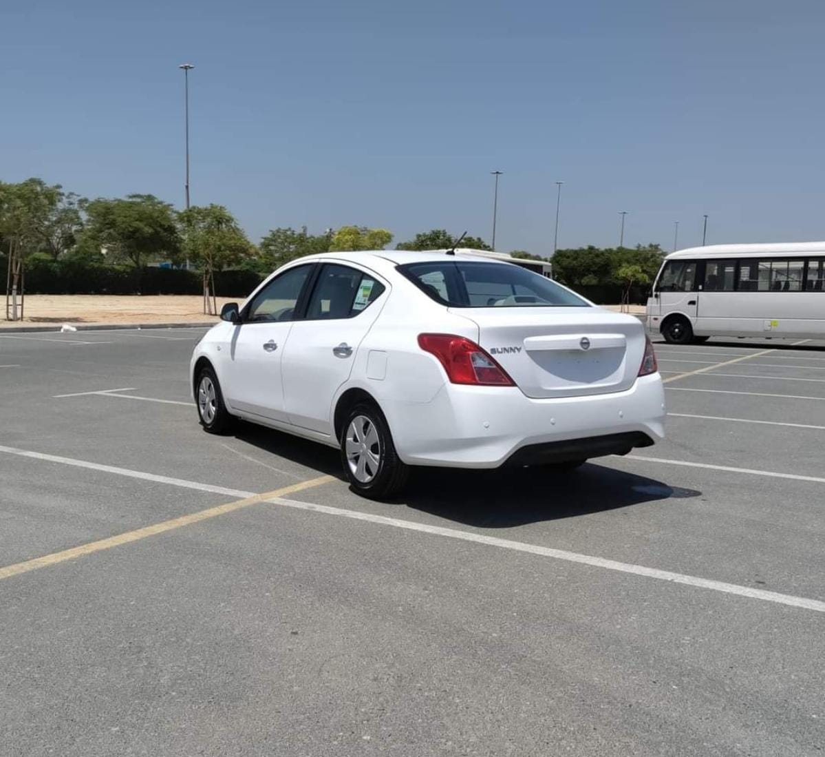 
								2022 | Nissan Sunny 1.5L | White full									