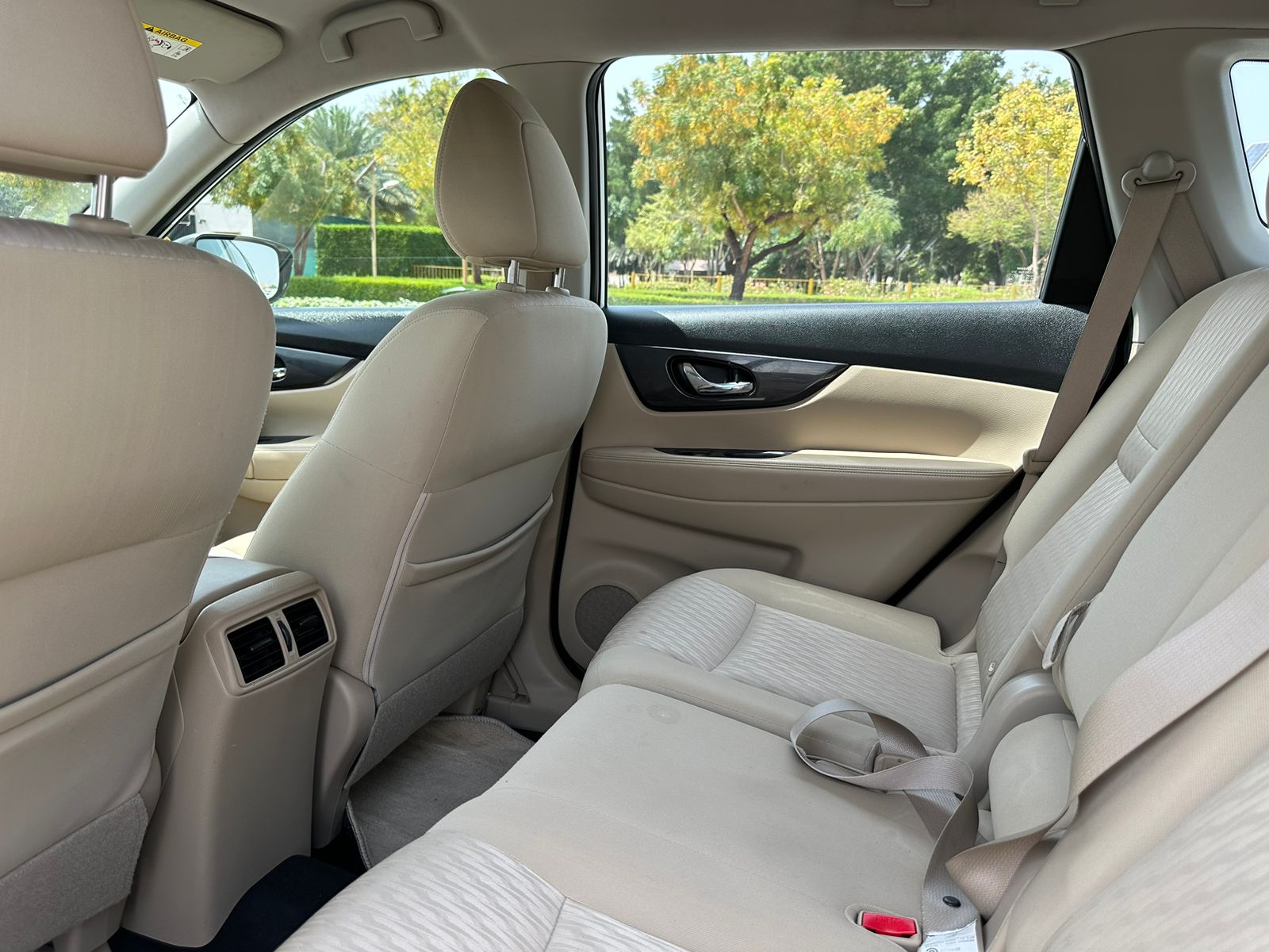 
								2021 | Nissan X-Trail 2.5L | White full									