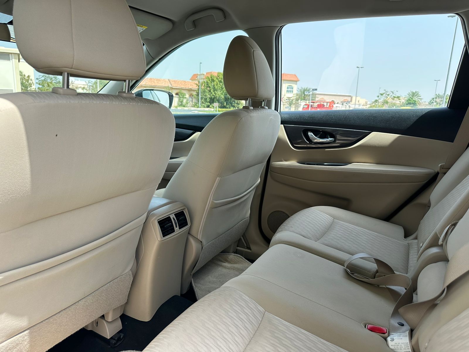 
								2021 | Nissan X-Trail 2.5L | White full									