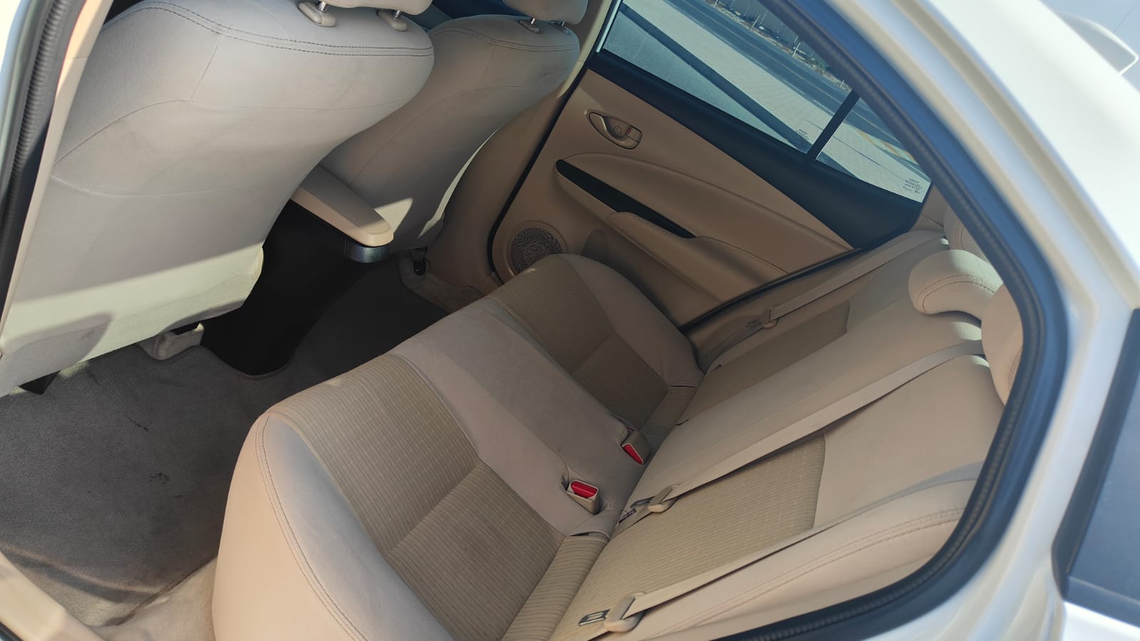 
								2022 | Toyota Yaris- 1.5 L  EX | White full									
