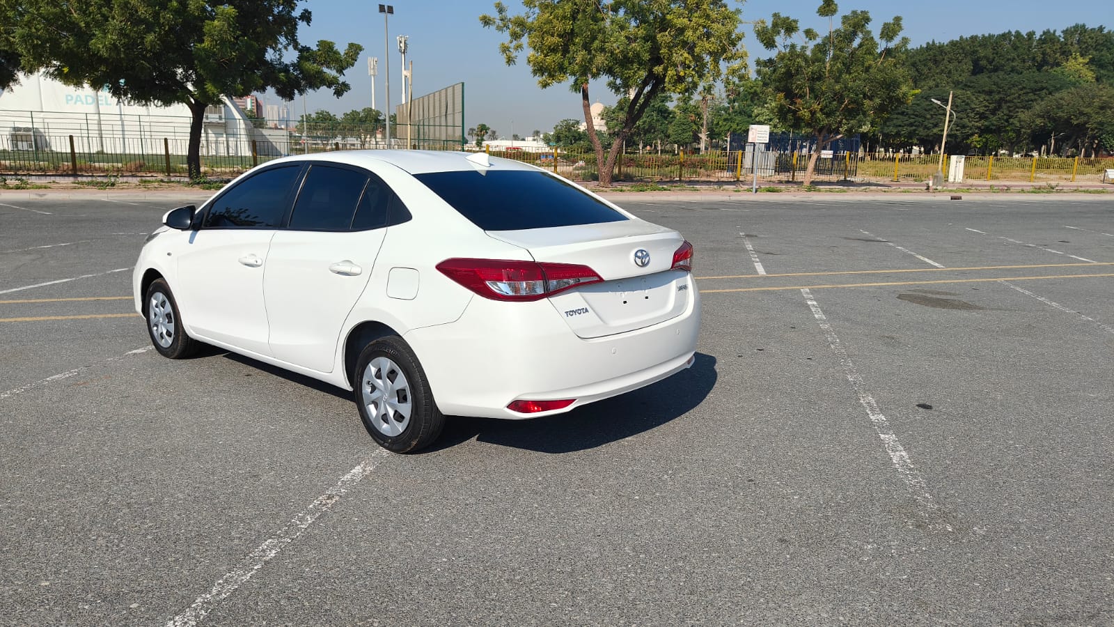 
								2022 | Toyota Yaris- 1.5 L  EX | White full									