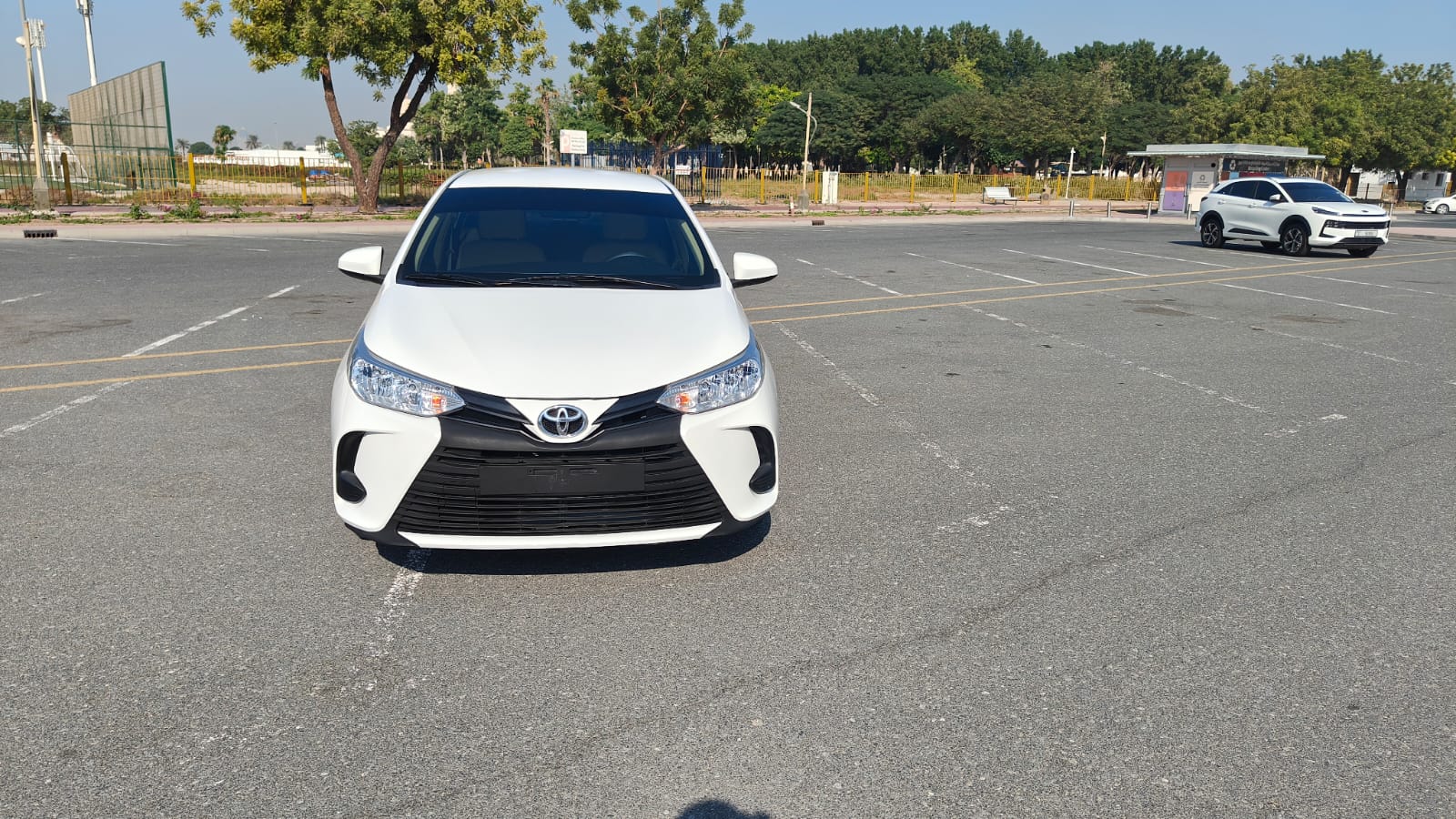 
								2022 | Toyota Yaris- 1.5 L  EX | White full									