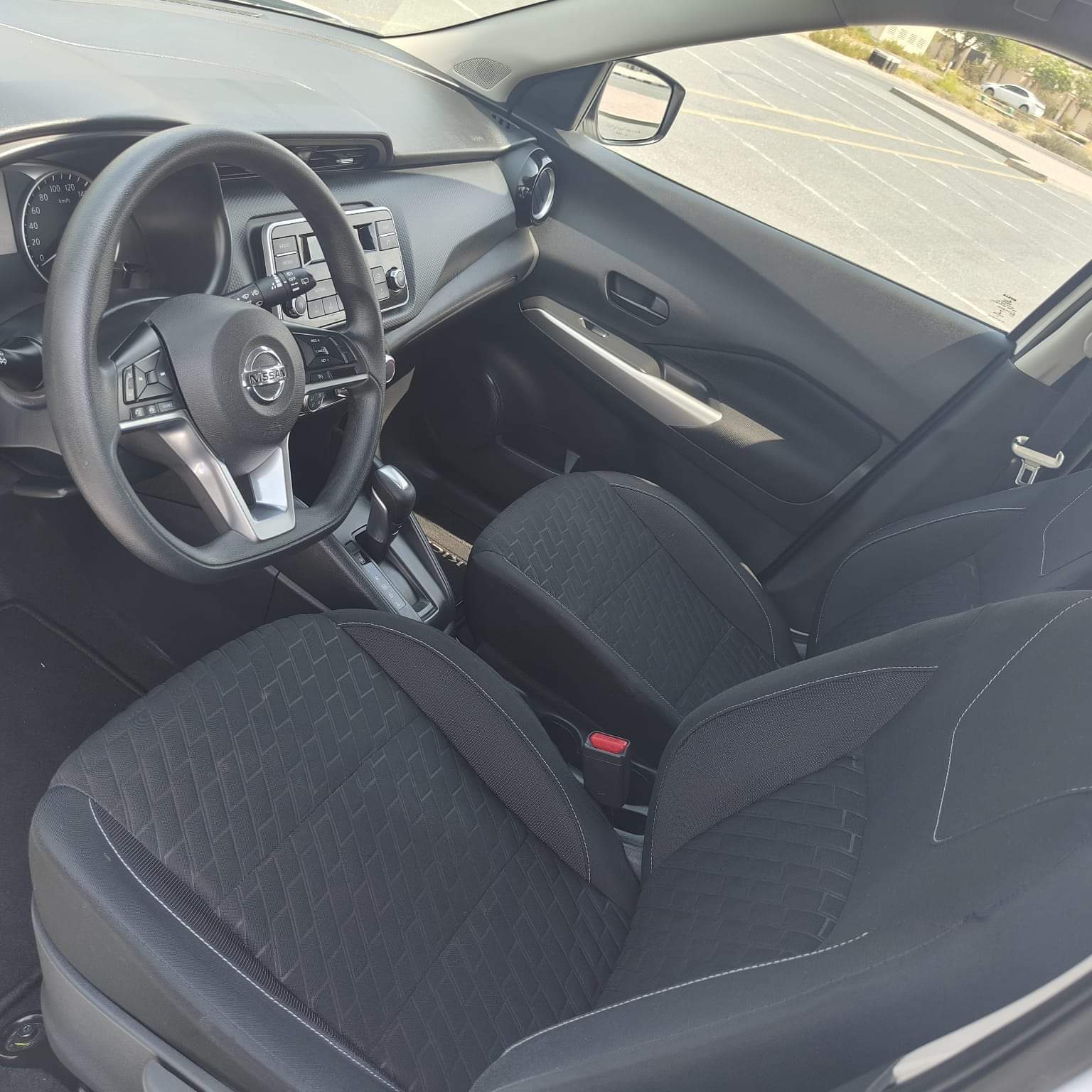
								2022 | Nissan Kicks 1.6L | White full									