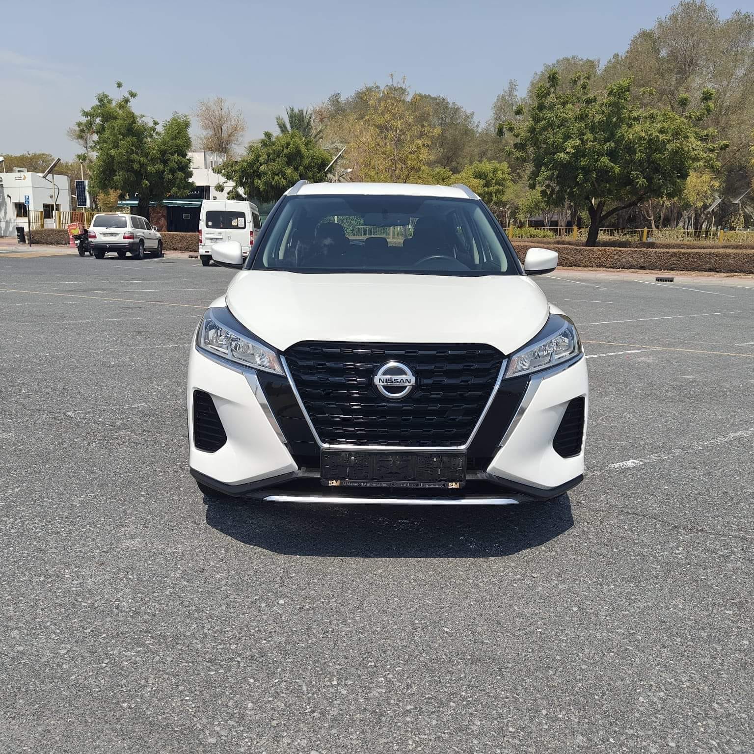 
								2022 | Nissan Kicks 1.6L | White full									
