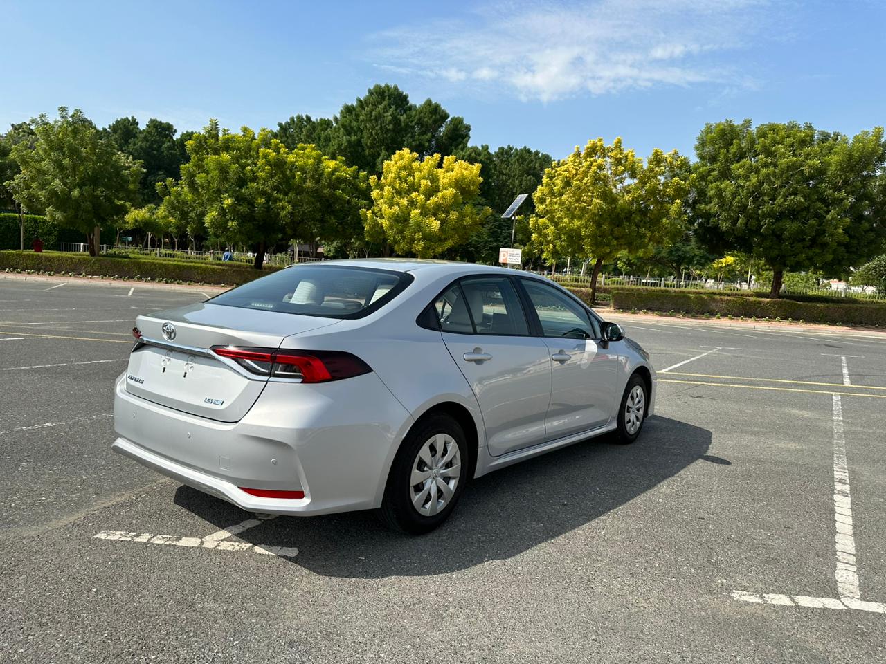 
								2020 | Toyota Corolla 1.6L xli | Silver full									